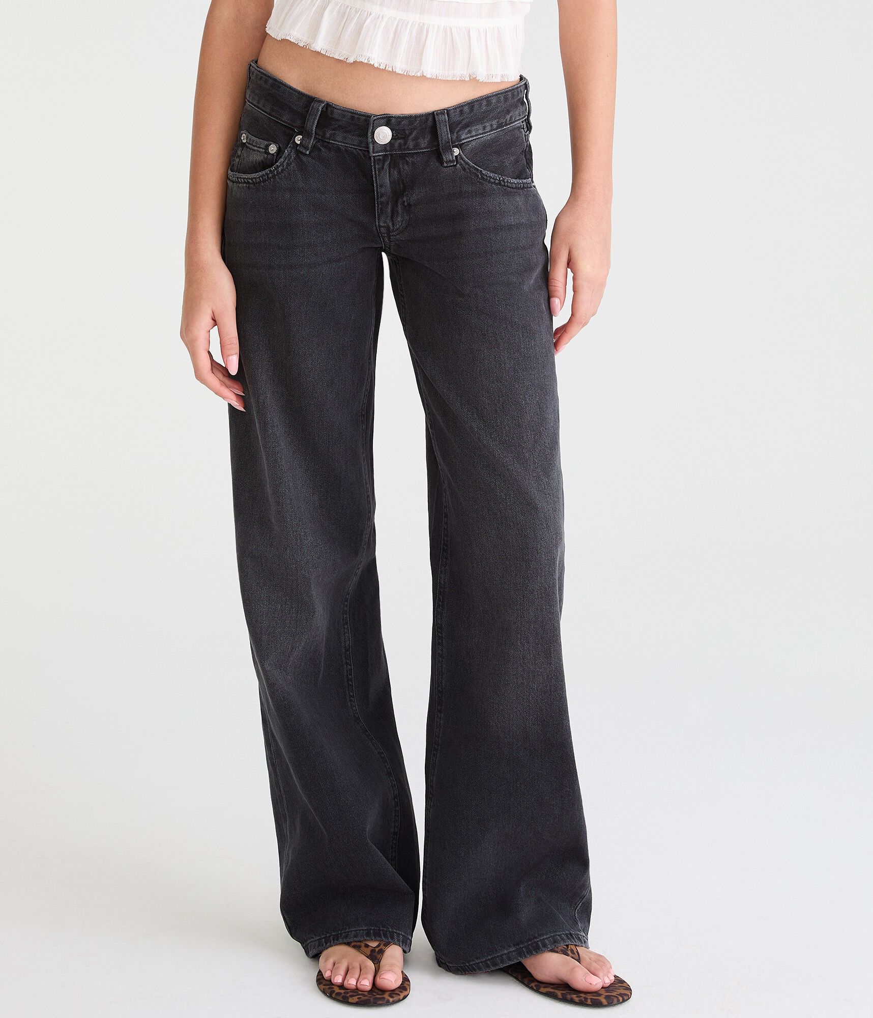 Super Low-Rise Baggy Wide Leg Jean