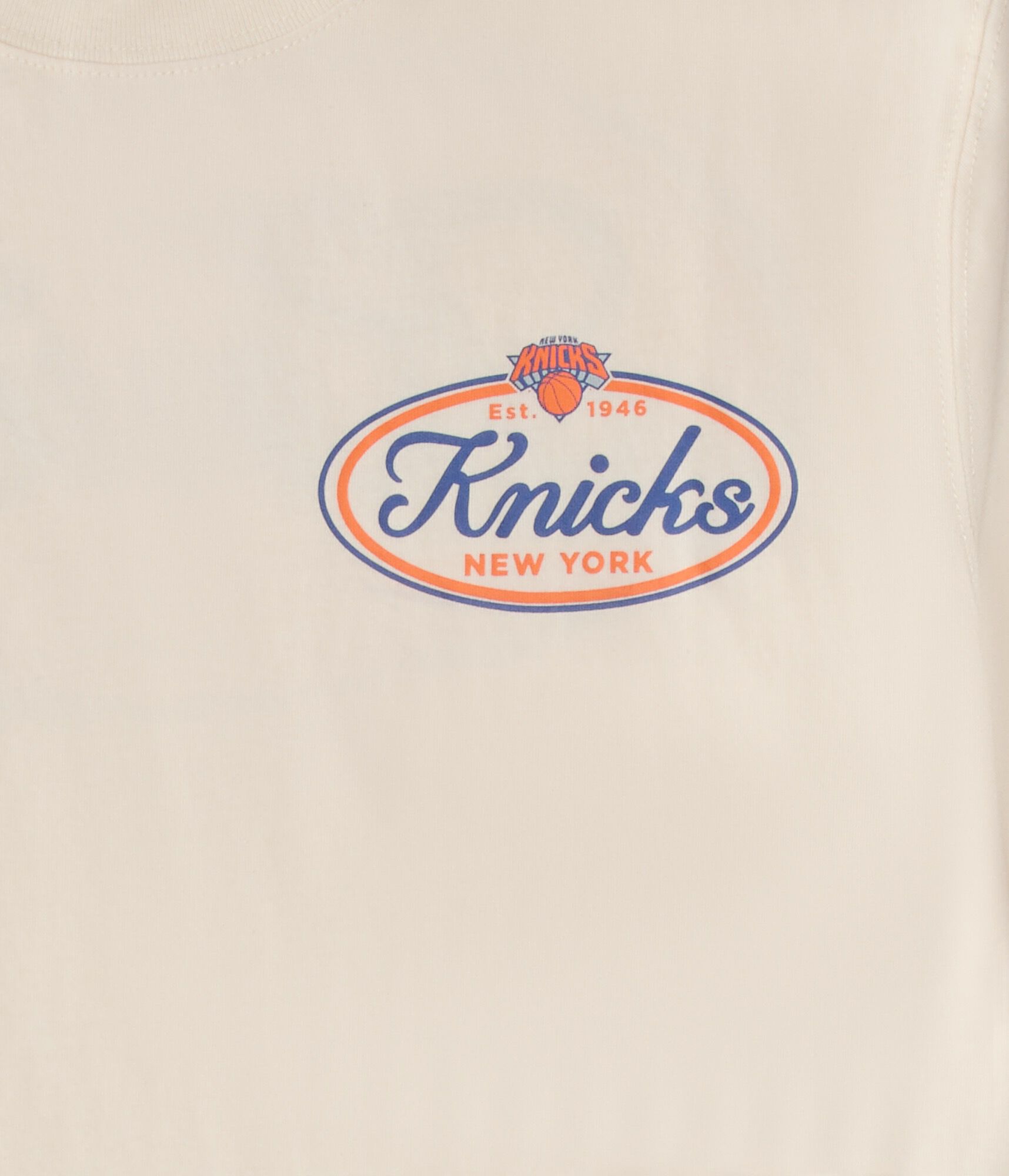 New York Knicks Oval Relaxed Graphic Tee