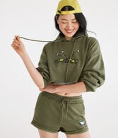 AERO | CAMP SNOOPY™ Campfire Cropped Pullover Hoodie