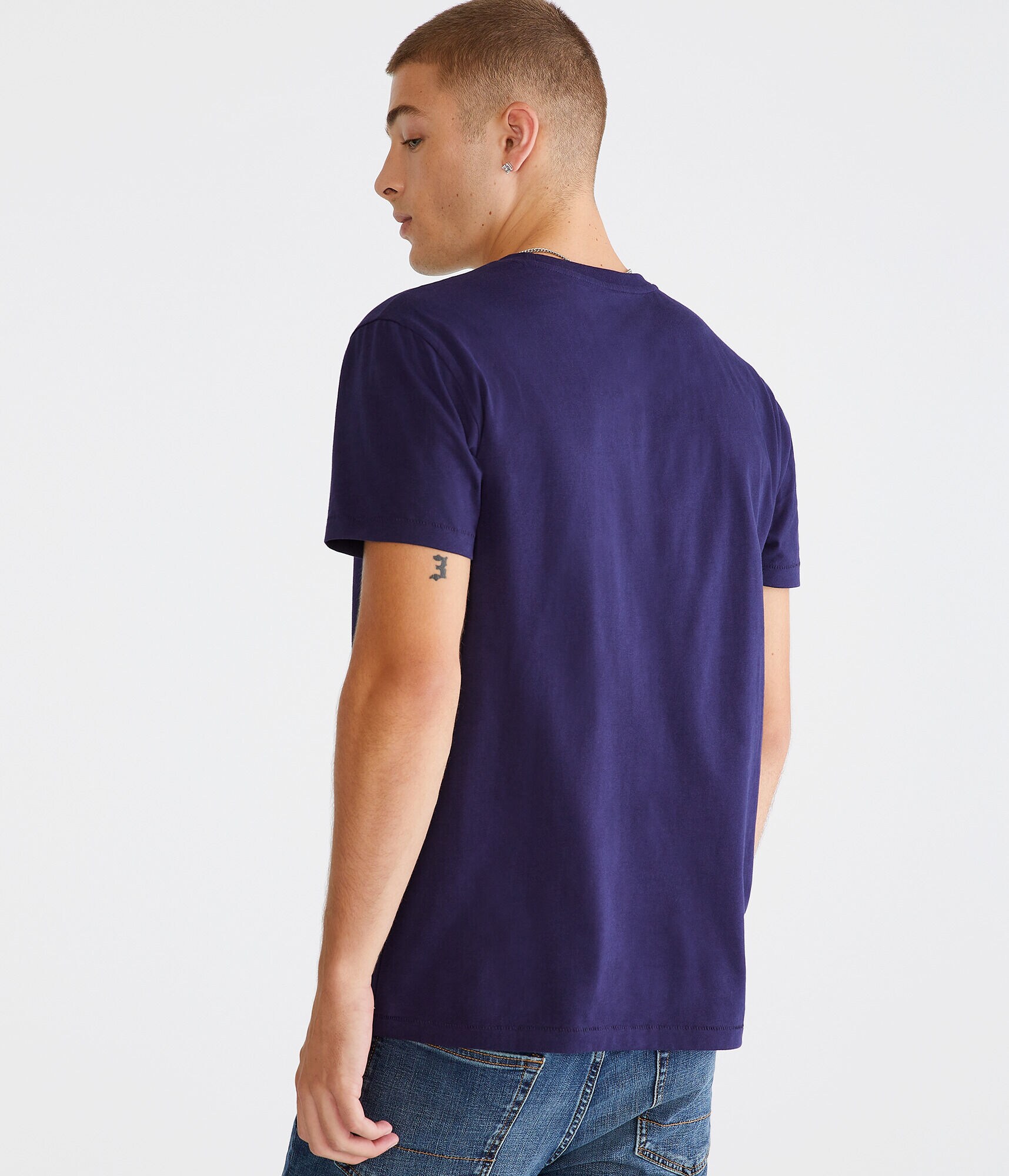 Aero Mountain Circle Appliqu&eacute; Graphic Tee