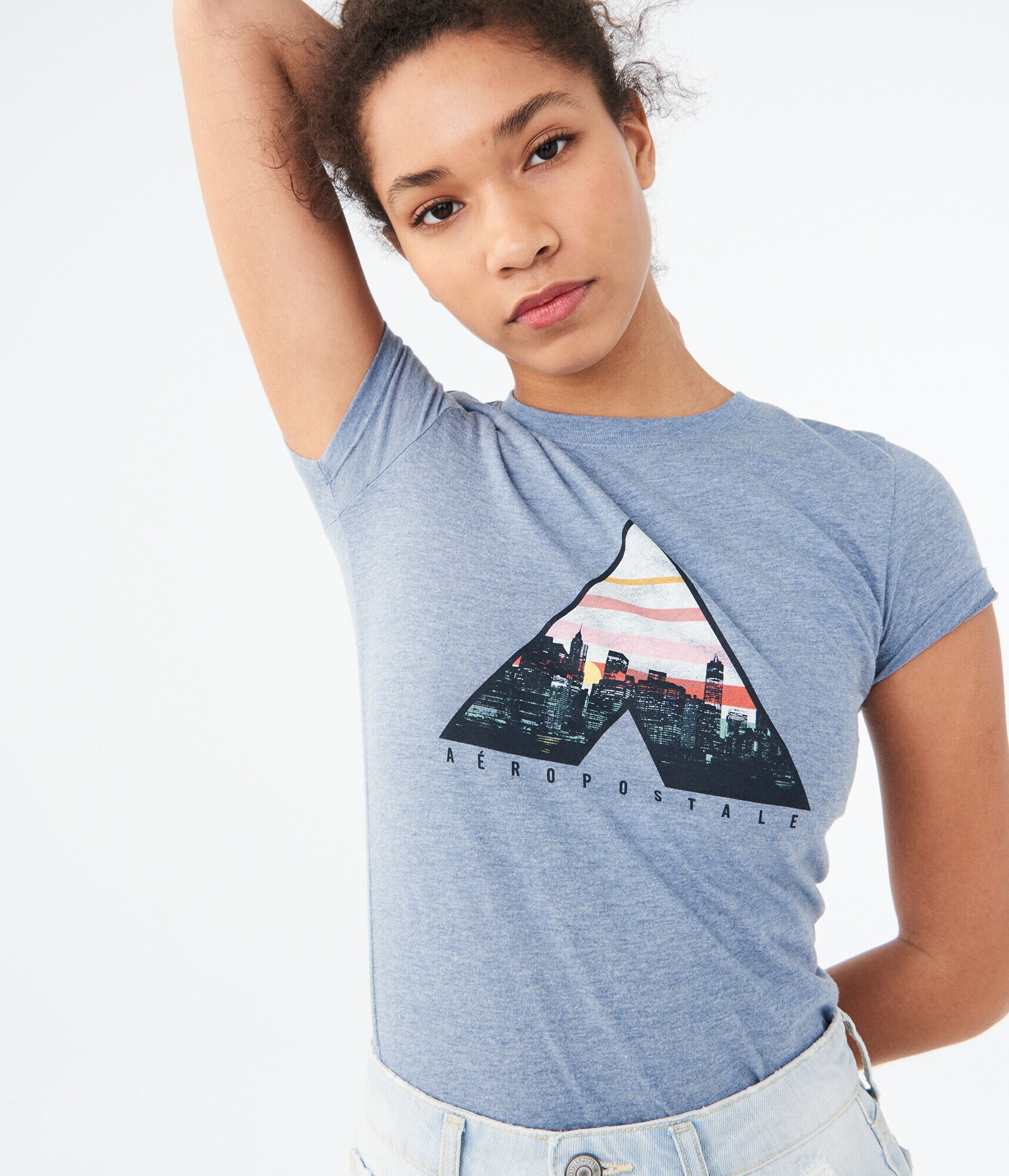 AEROPOSTALE Womens Big Apple Graphic T-Shirt