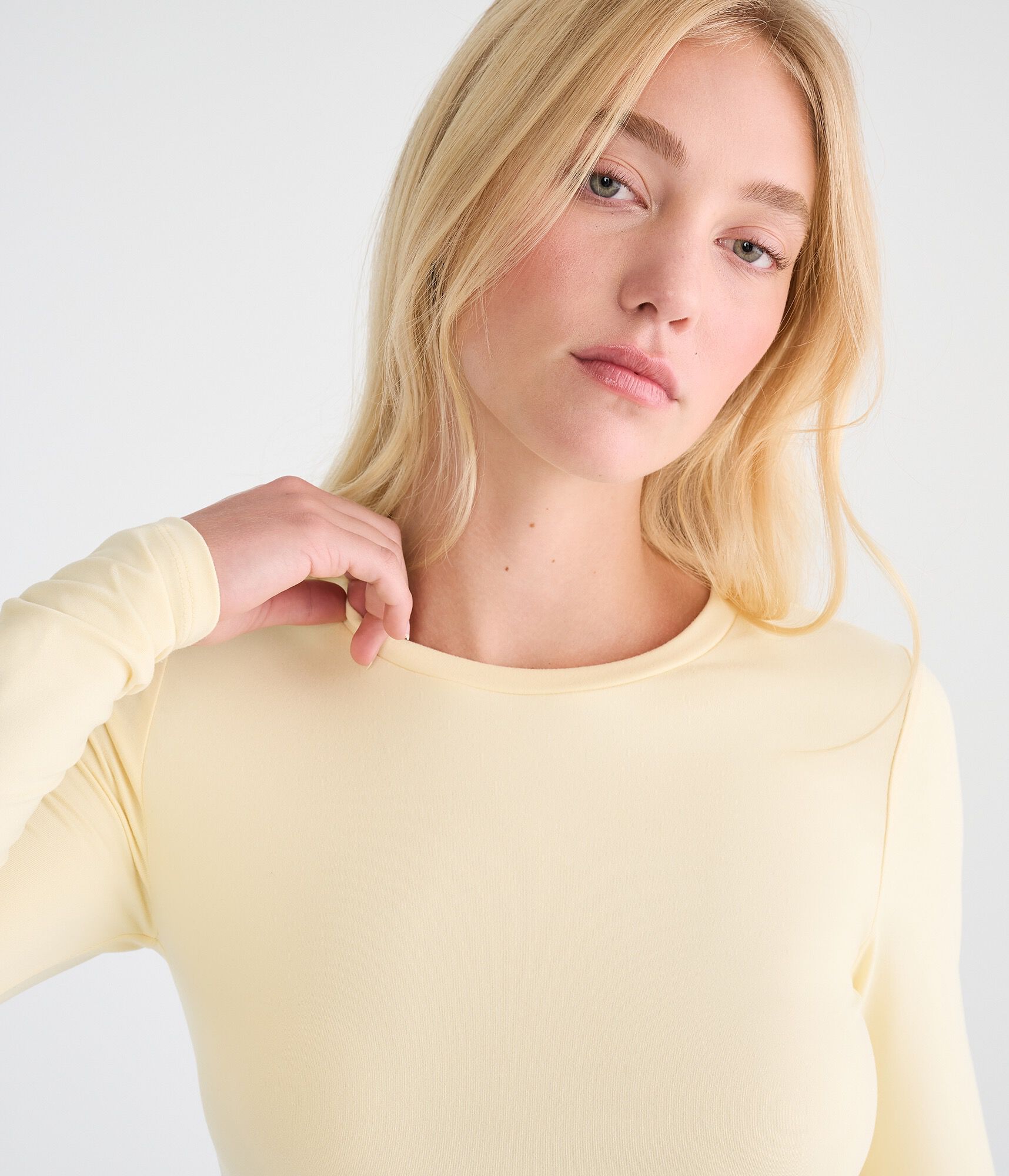 D&eacute;j&agrave; For Aero Long Sleeve Buttery Soft Crew Tee