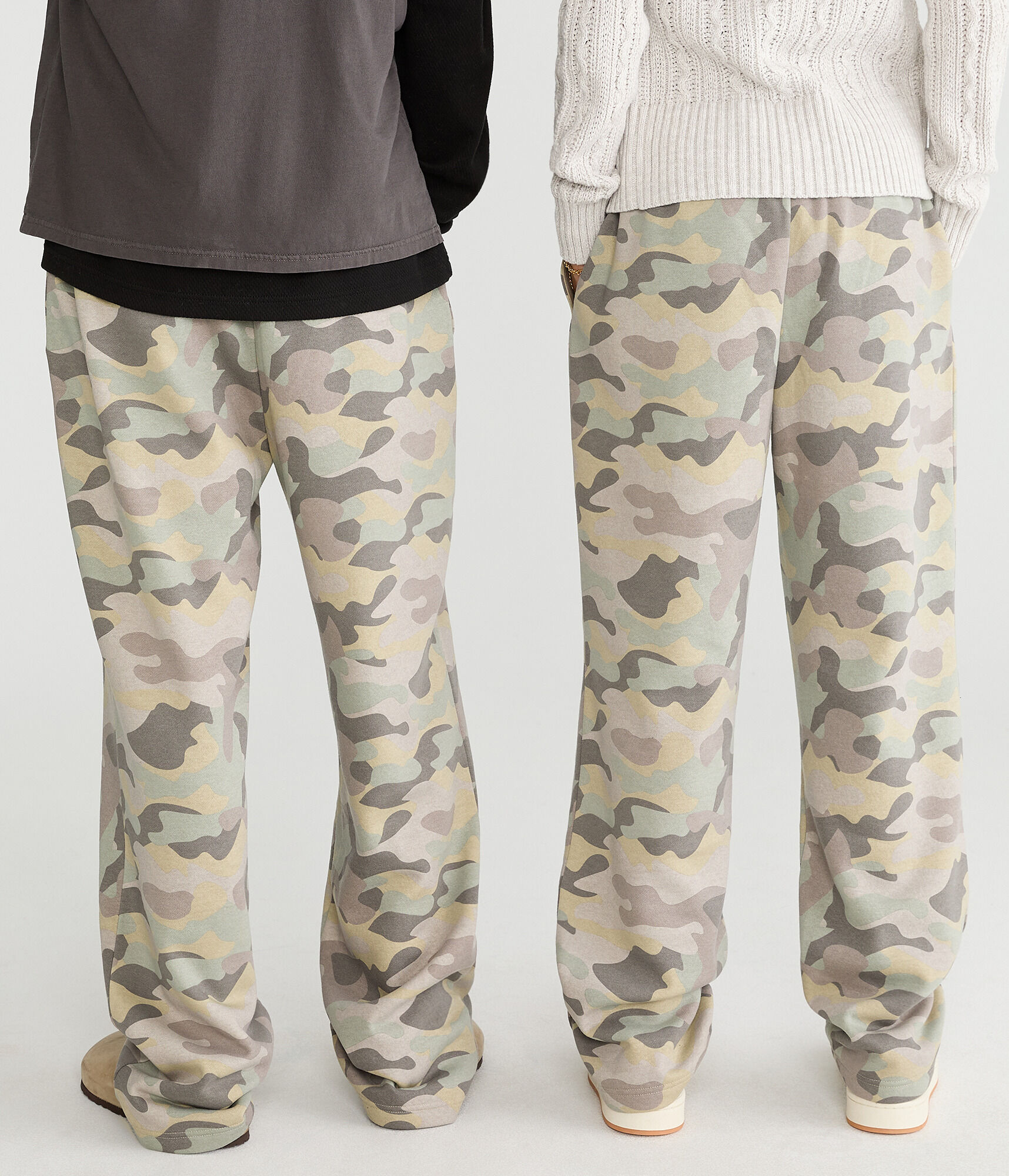 Hello Kitty | Aero Camo Straight Leg Sweatpants