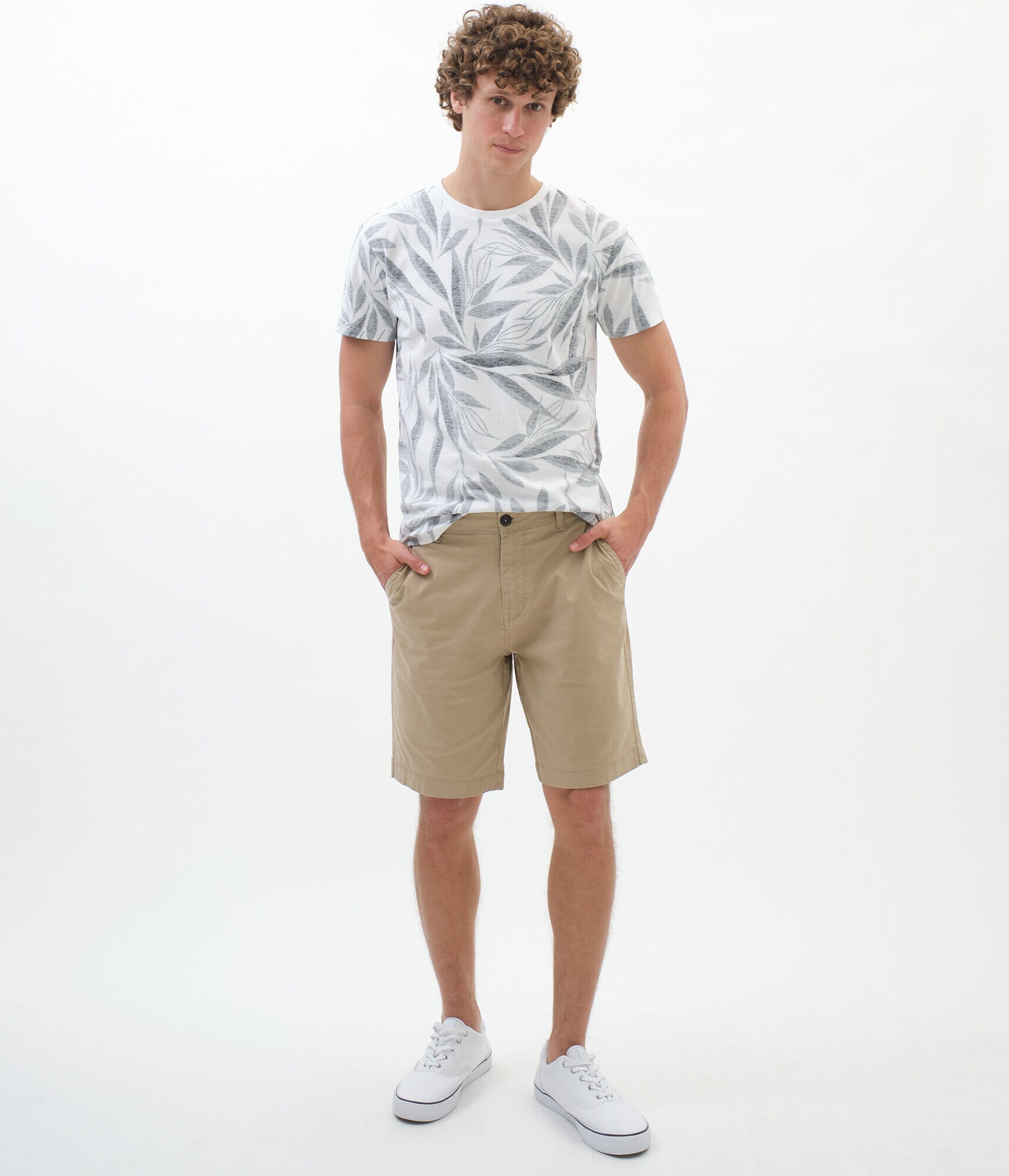 Classic Chino Shorts 9.5"