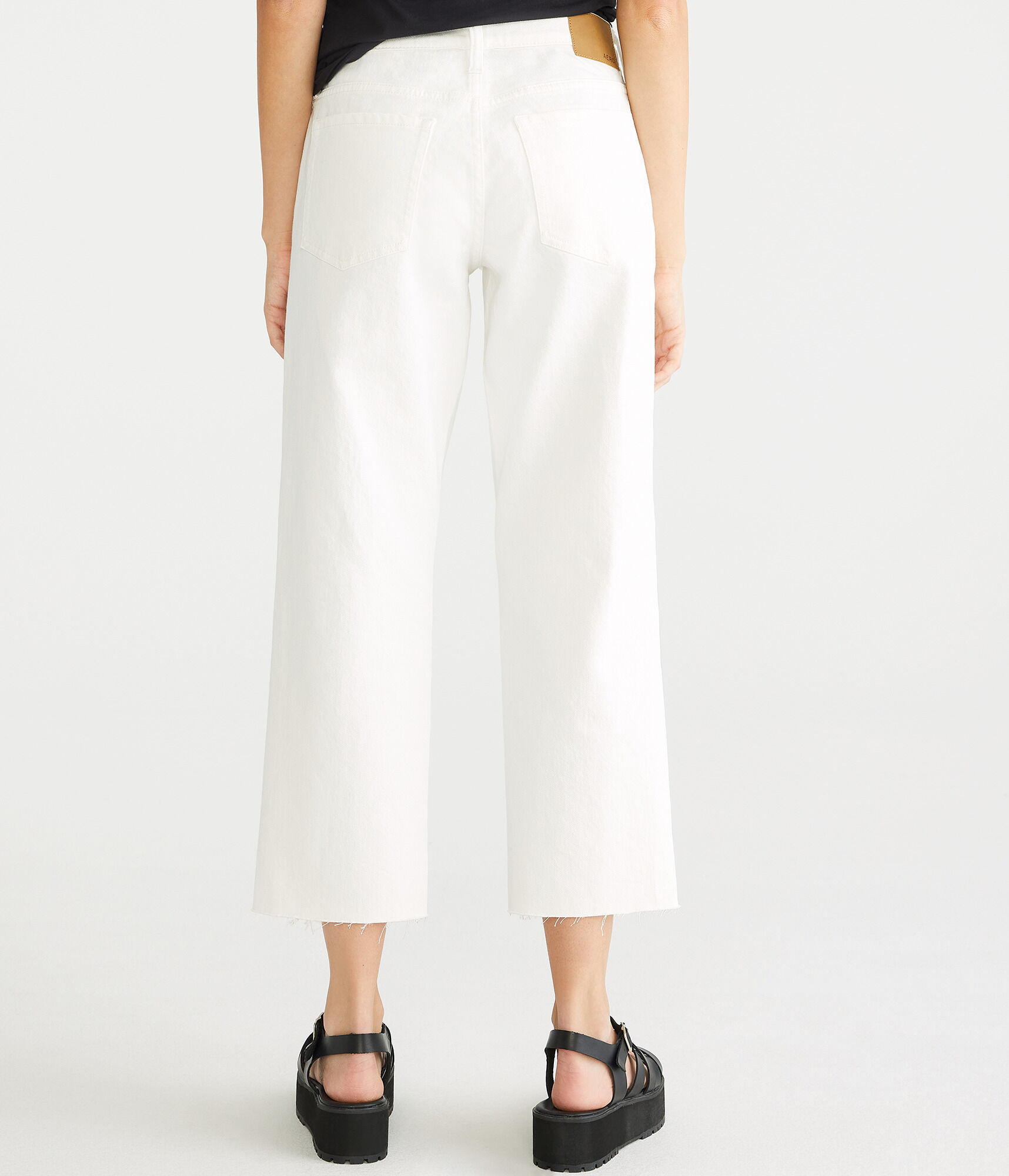 Low-Rise Baggy Crop Jean