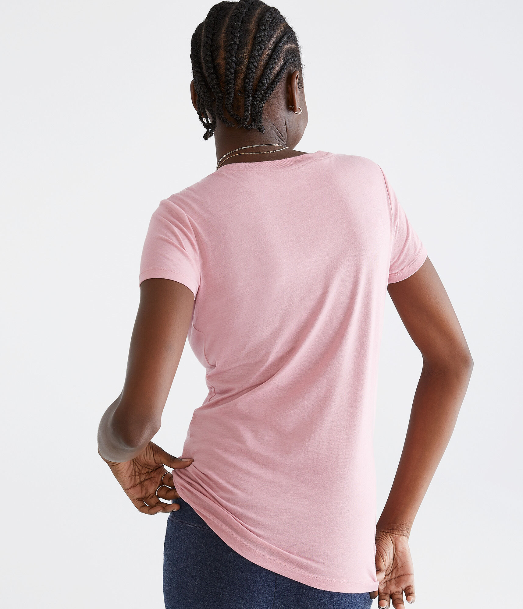 Aero West Coast Circle Appliqu&eacute; Graphic Tee