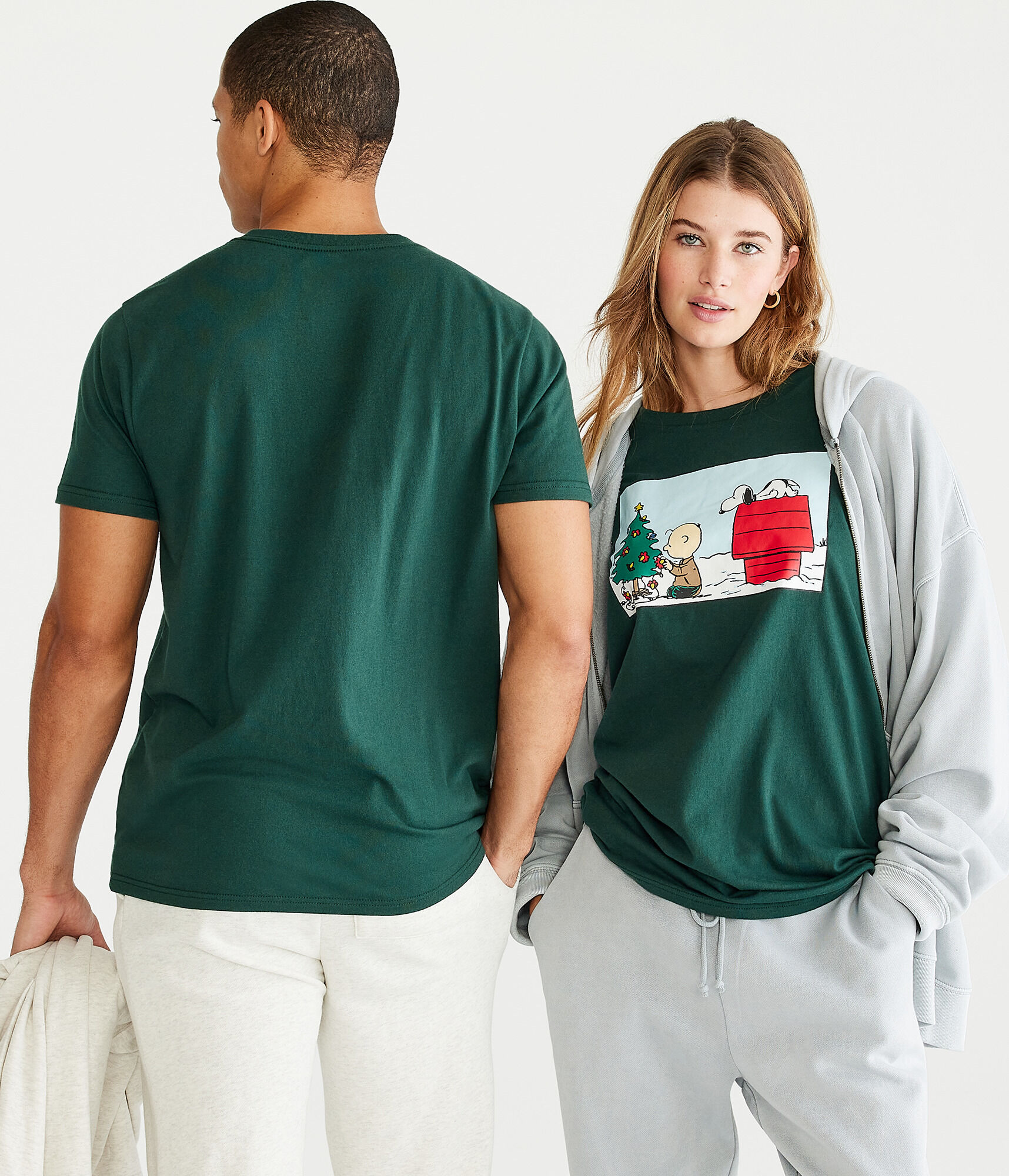 Peanuts&reg; | A&eacute;ropostale Snoopy Doghouse Graphic Tee