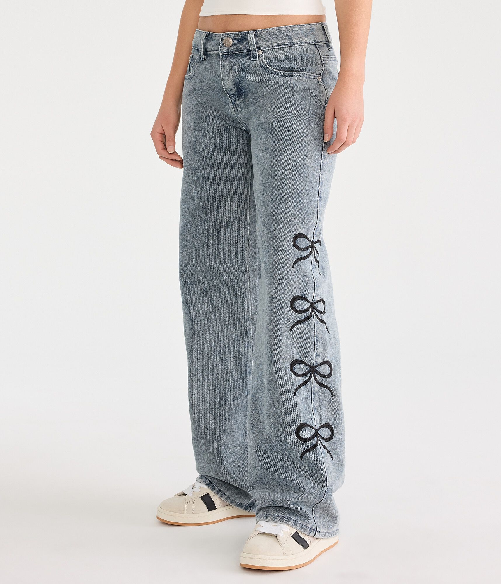 Low-Rise Baggy Wide Leg Bows Jean