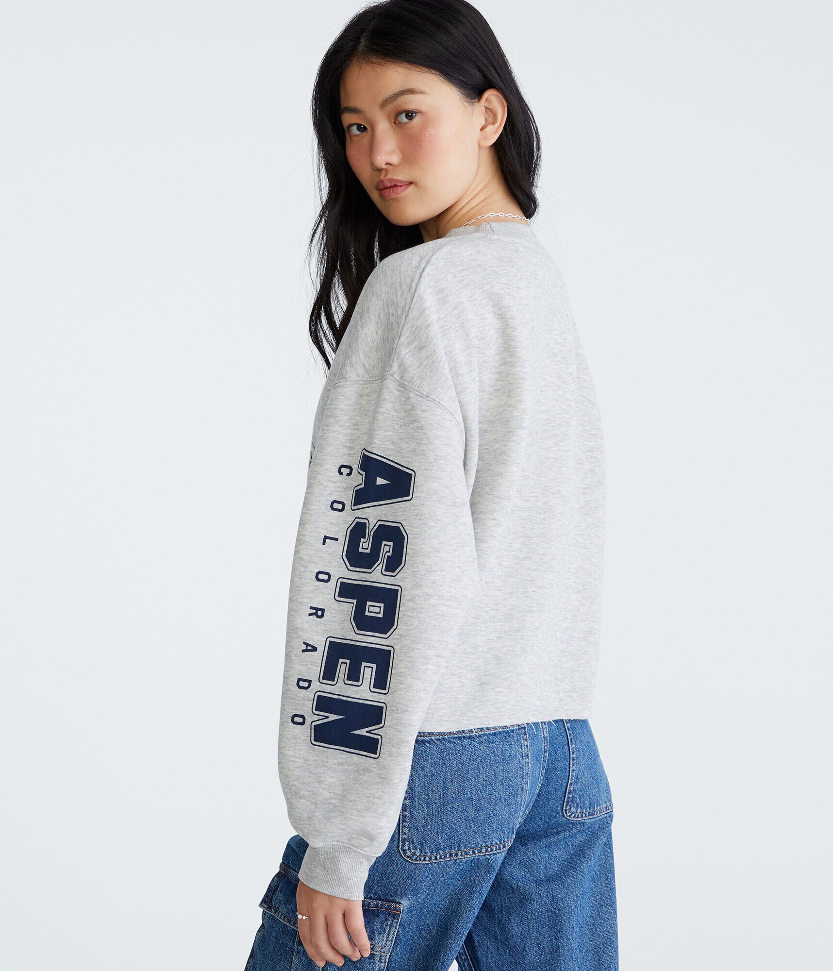 Peanuts® | Aéropostale Snoopy Aspen Cropped Crew Sweatshirt