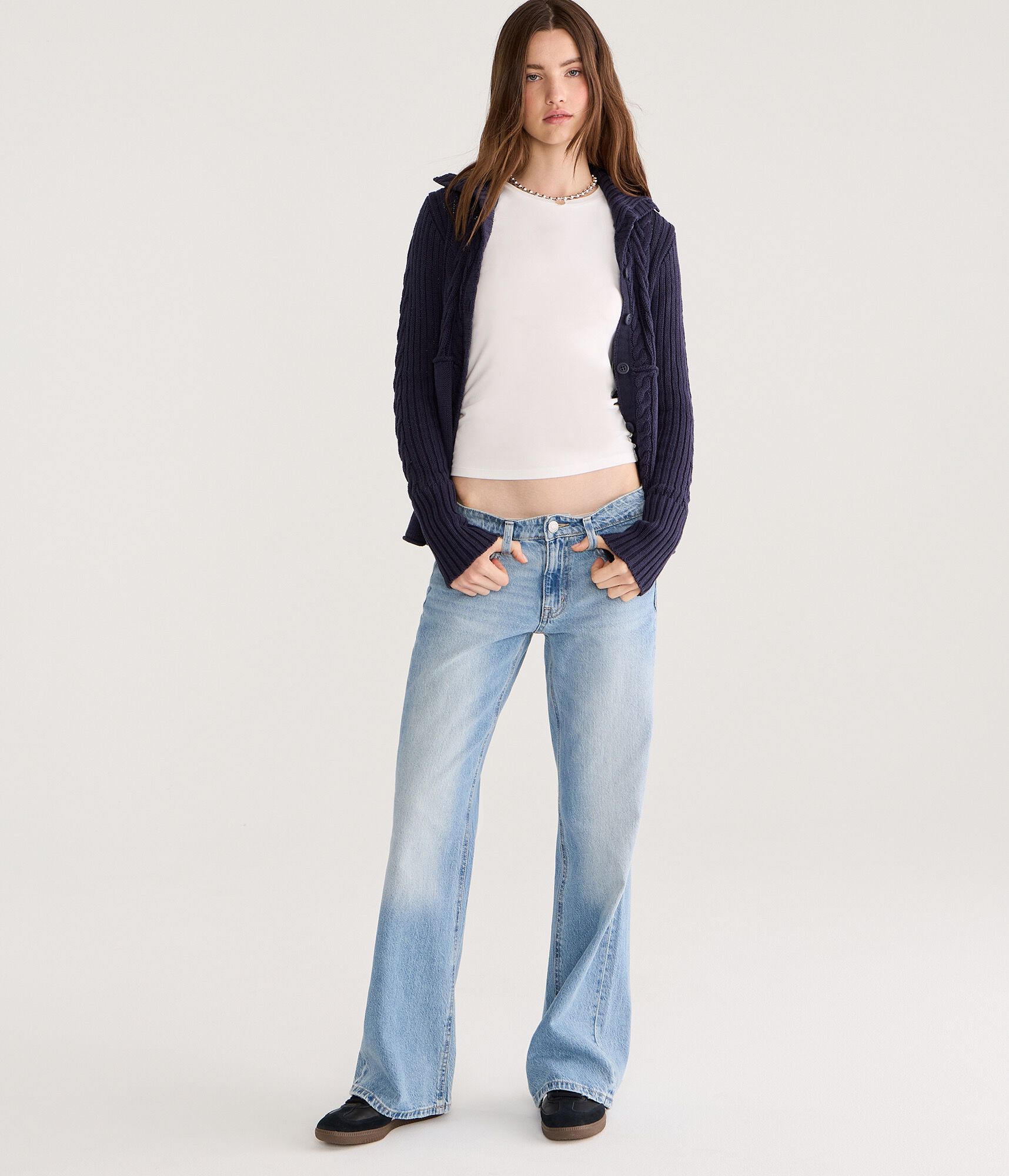 Low-Rise Baggy Flare Jean