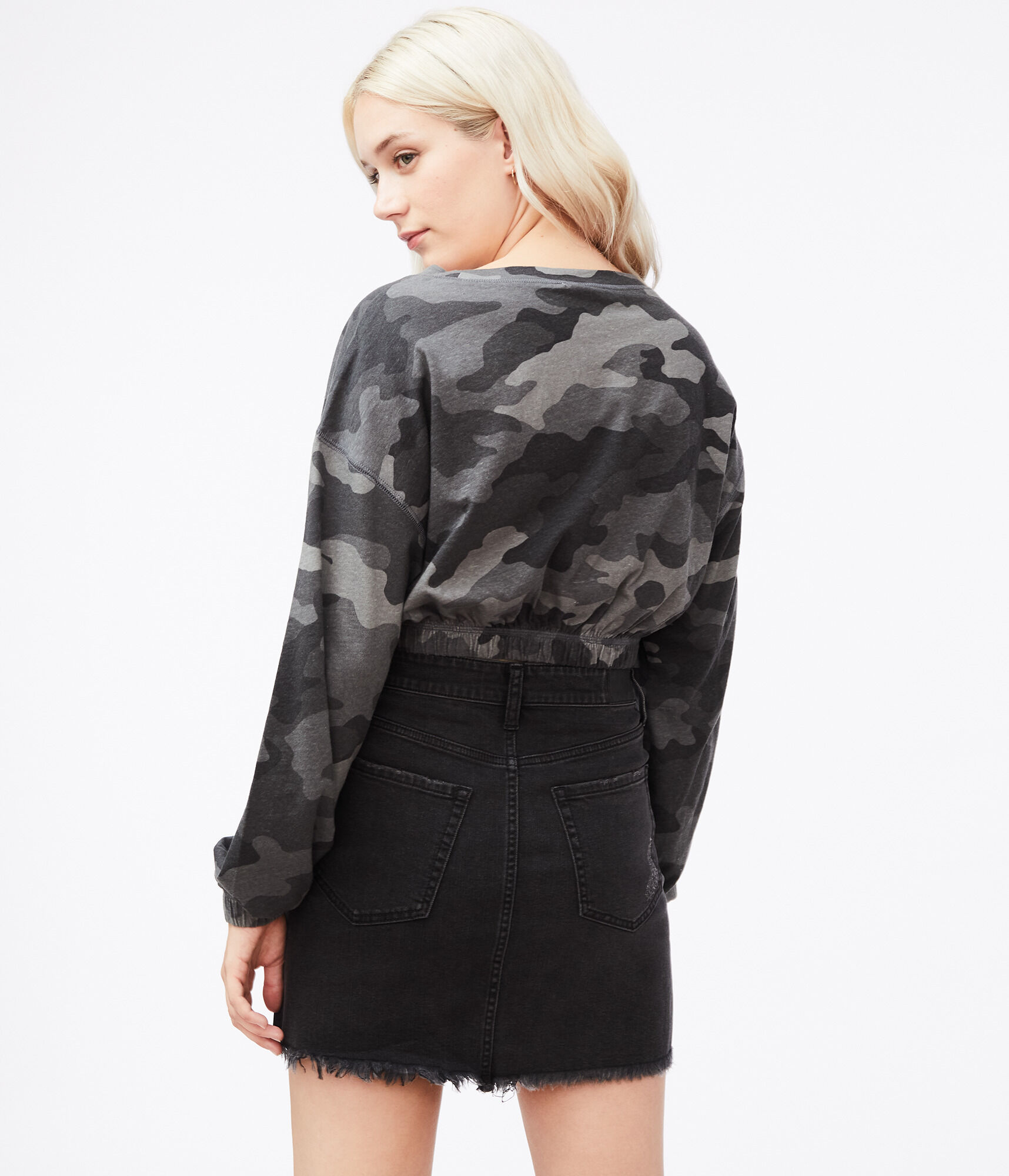 Long Sleeve Camo Cinched Crop Top