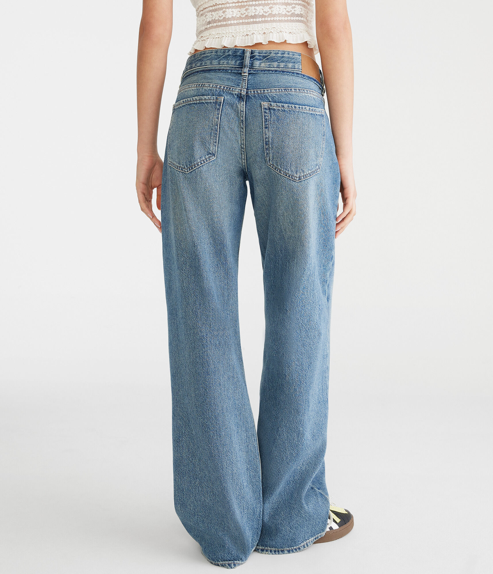 Low-Rise Baggy Wide Leg Jean