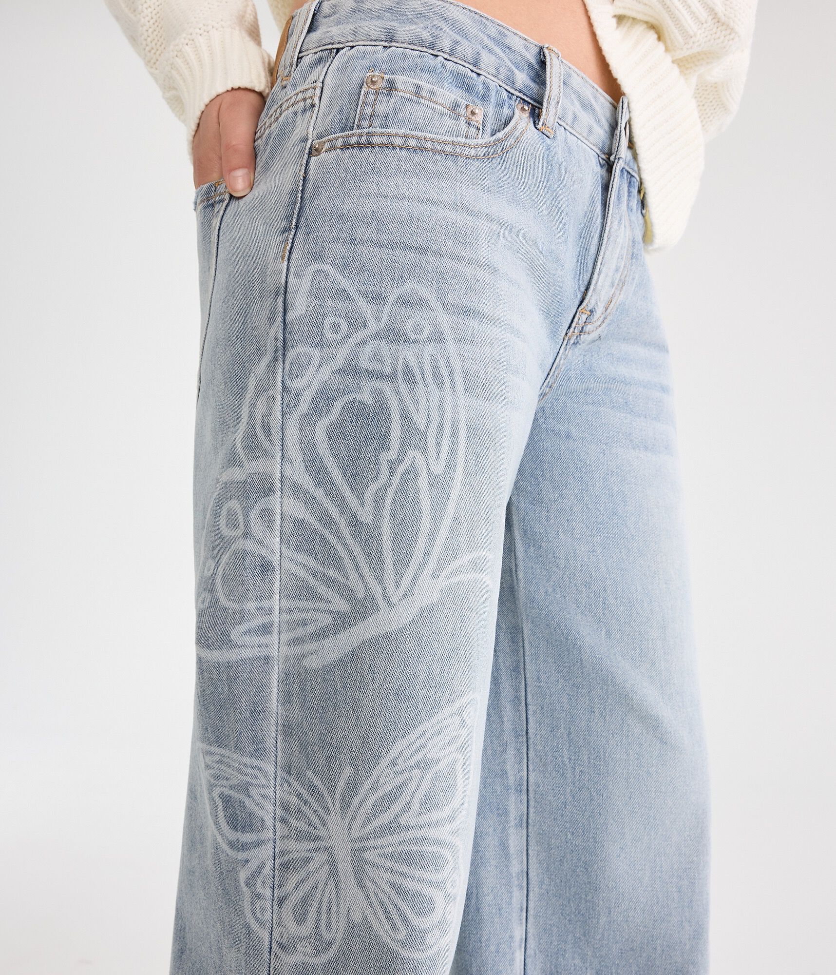 Low-Rise Baggy Wide Leg Butterflies Jean