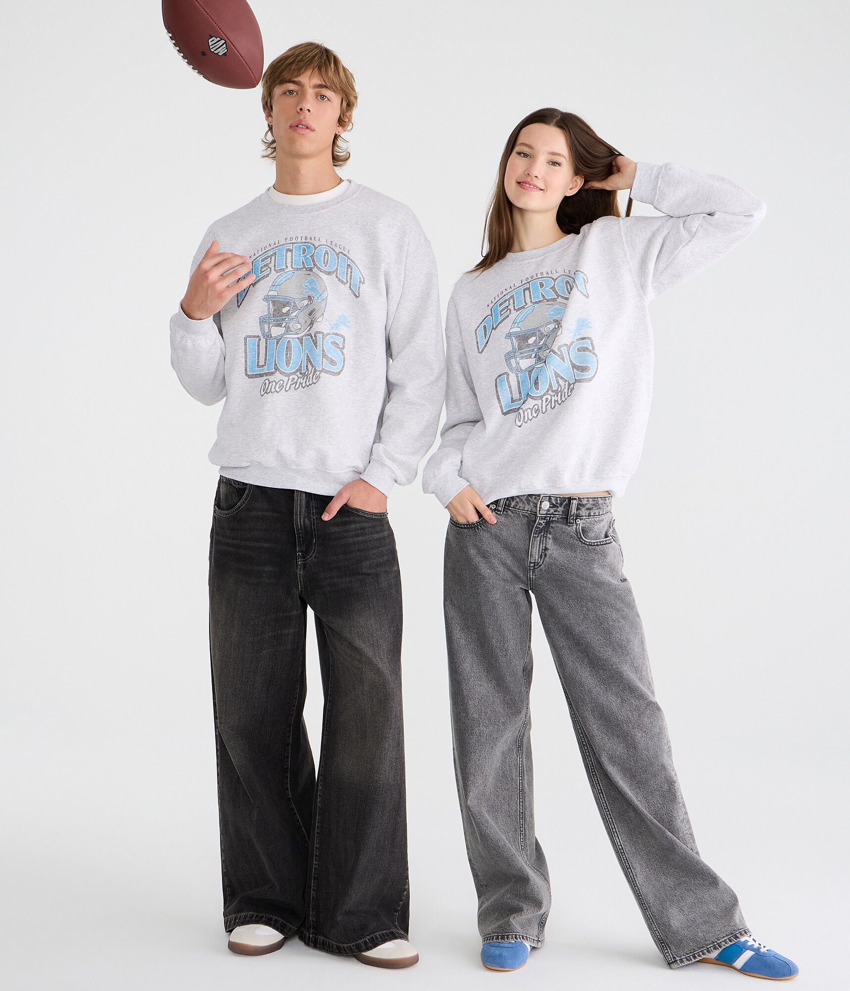 Detroit Lions Helmet Crew Sweatshirt
