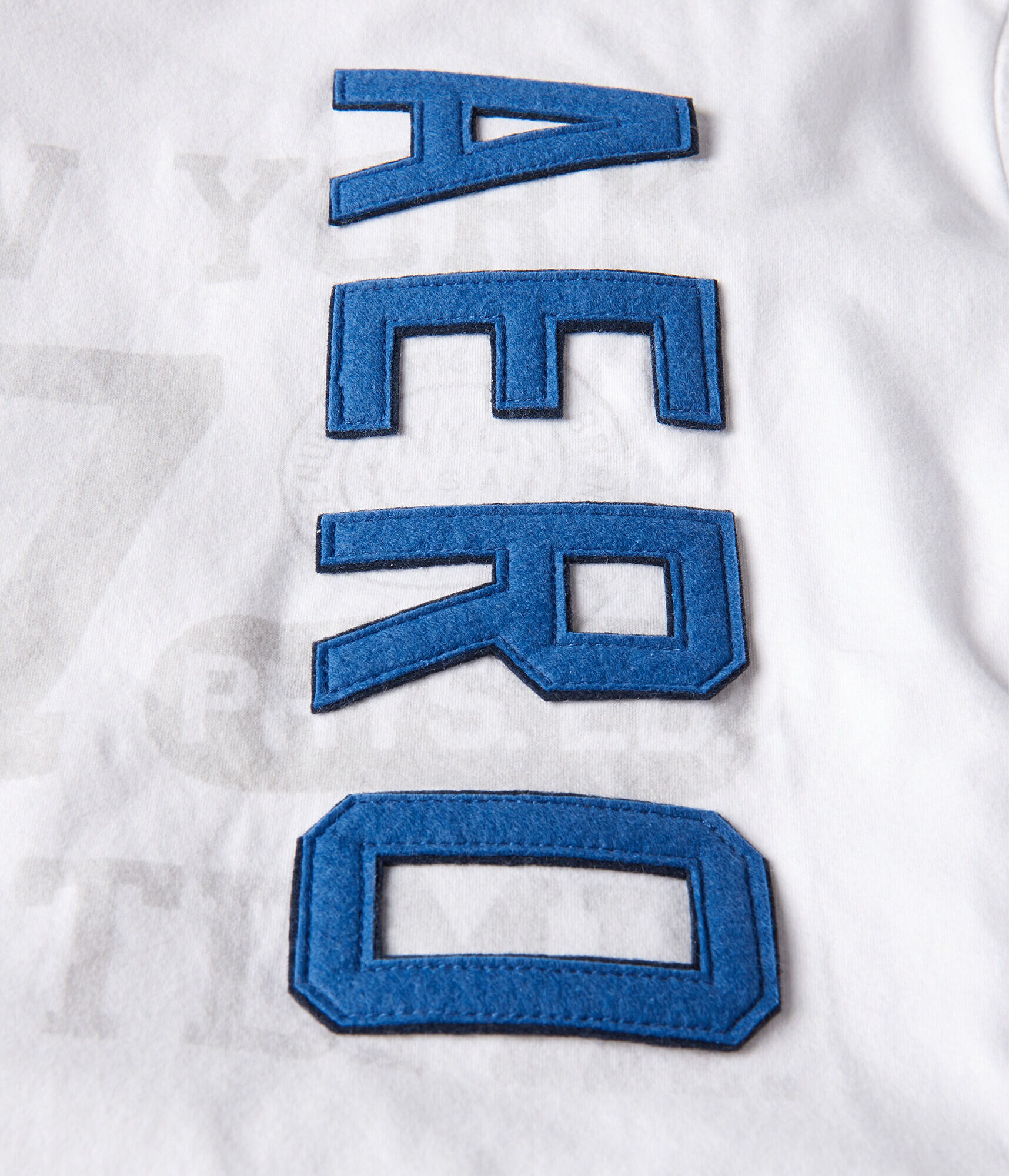 Aero Vertical Logo Graphic Tee