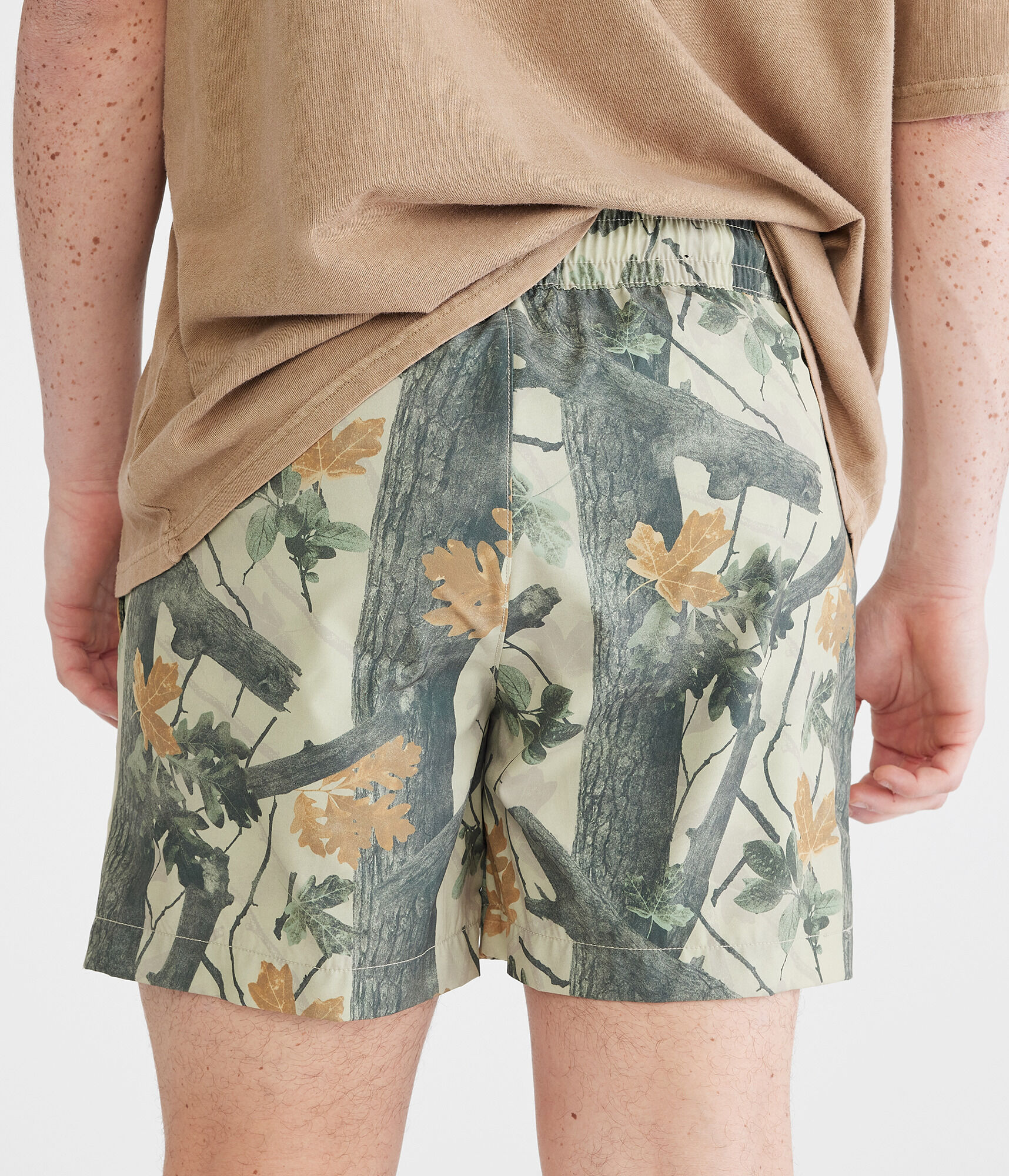 Aero MVMNT Forest Camo Hybrid Active Shorts 5.5"