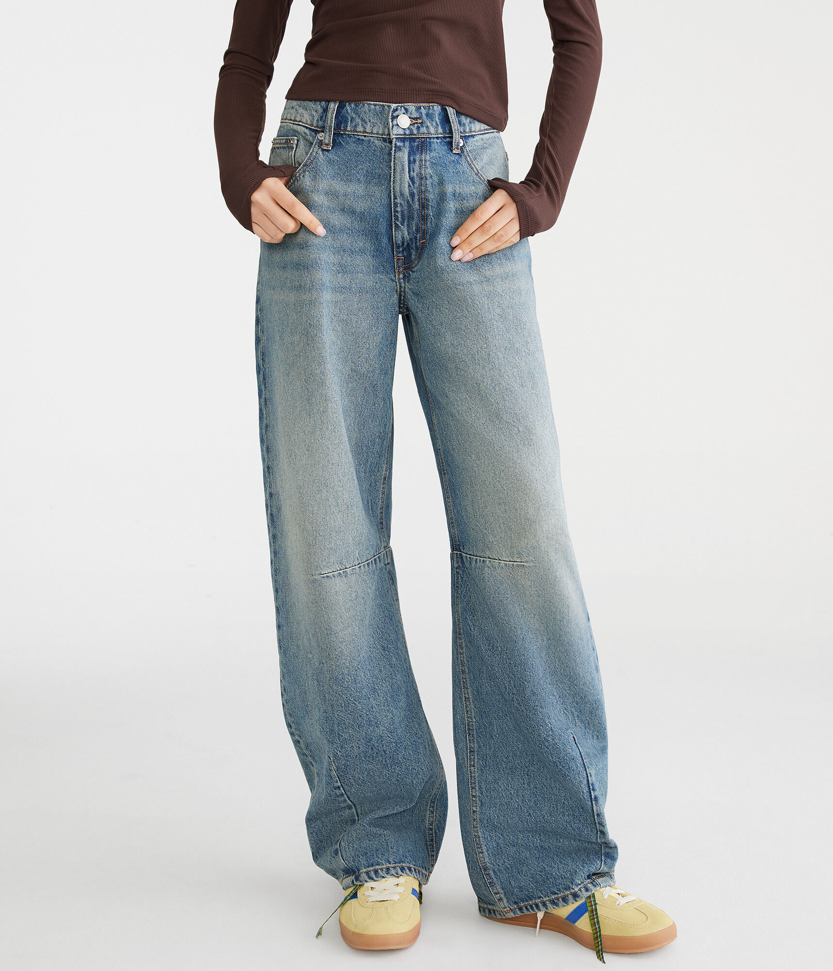 Low-Rise Baggy Barrel Jean