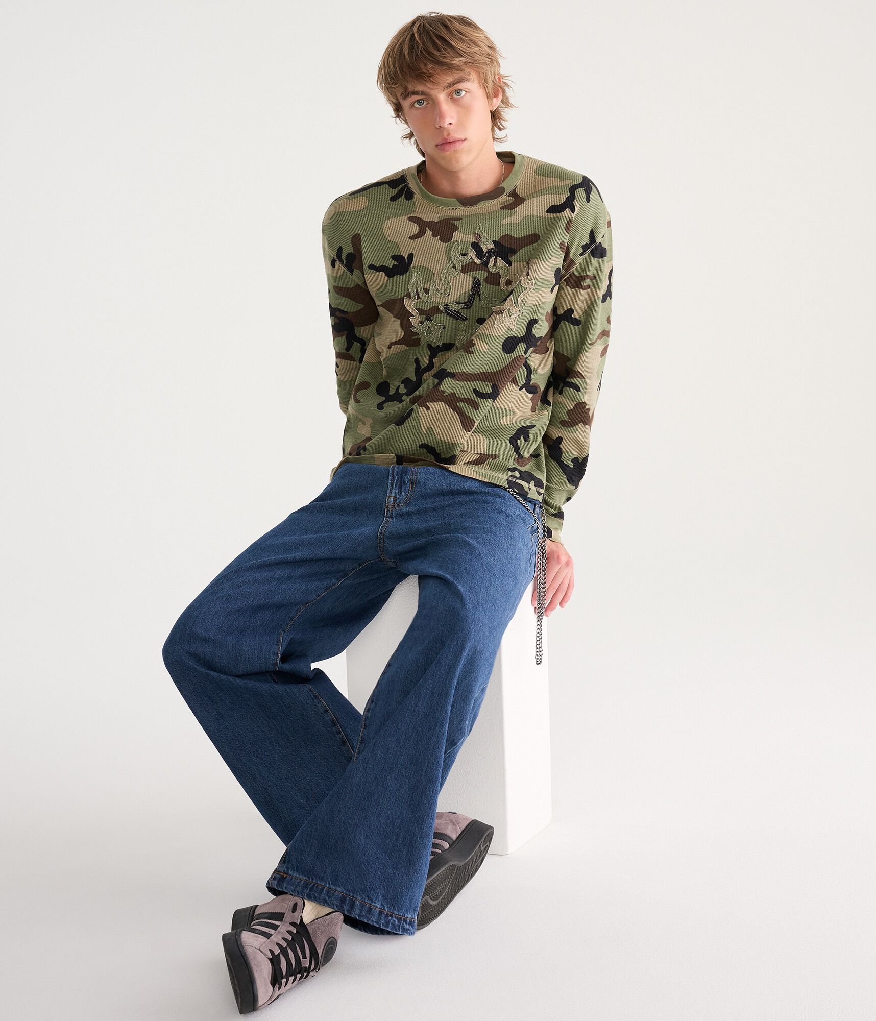 Long Sleeve Camo Star Flame Graphic Thermal Tee