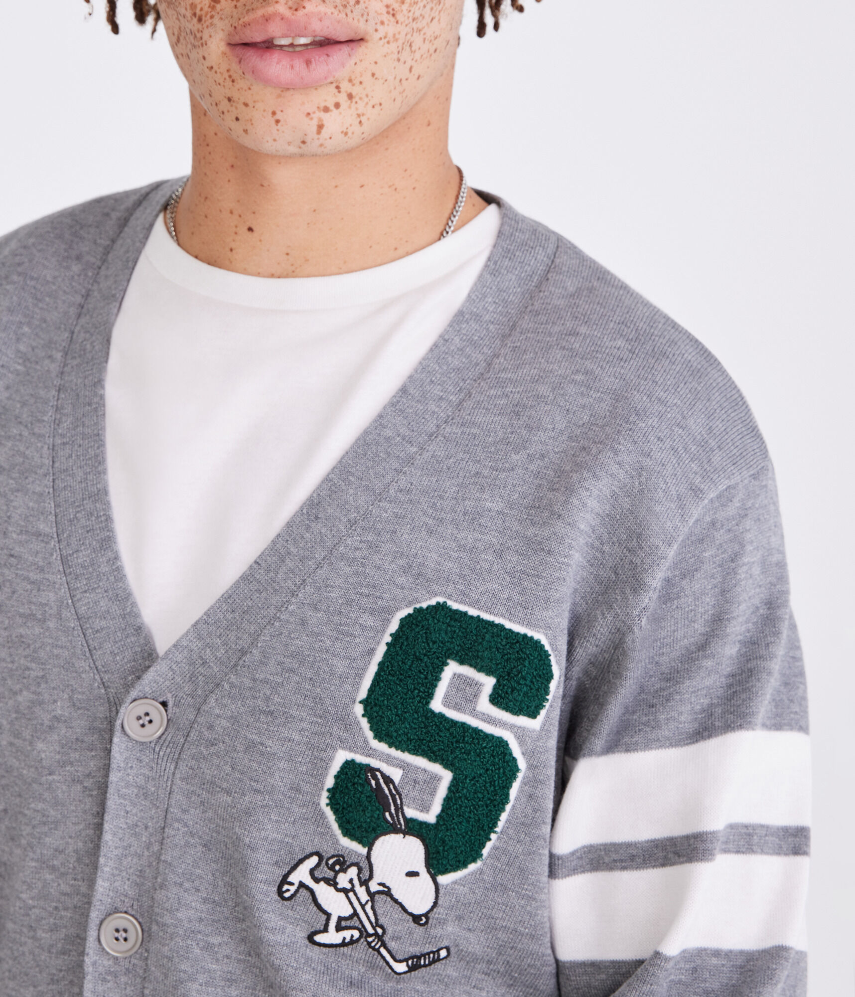 Peanuts&reg; | A&eacute;ropostale Snoopy Hockey V-Neck Cardigan