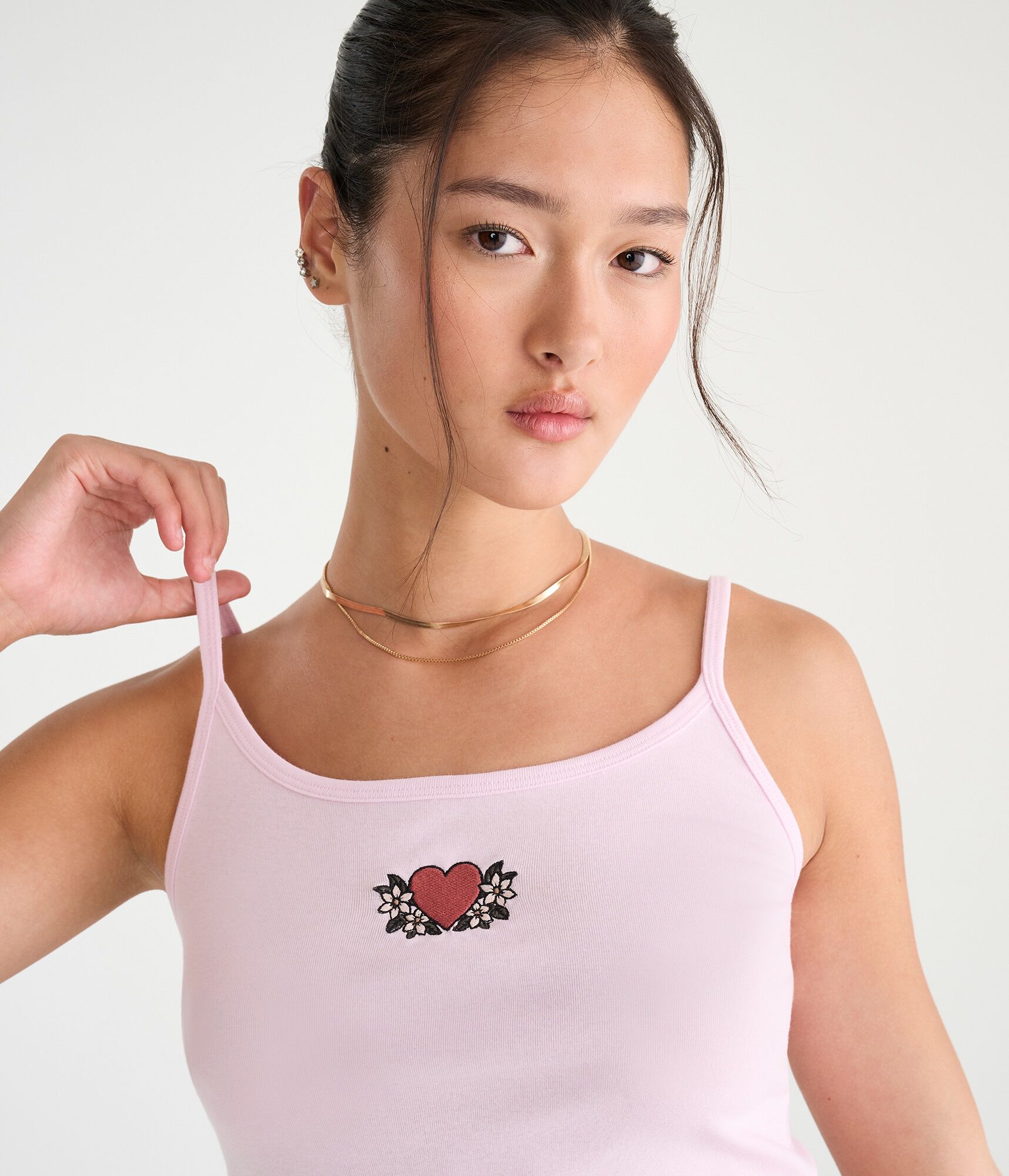 D&eacute;j&agrave; For Aero Floral Heart Graphic Tank Top