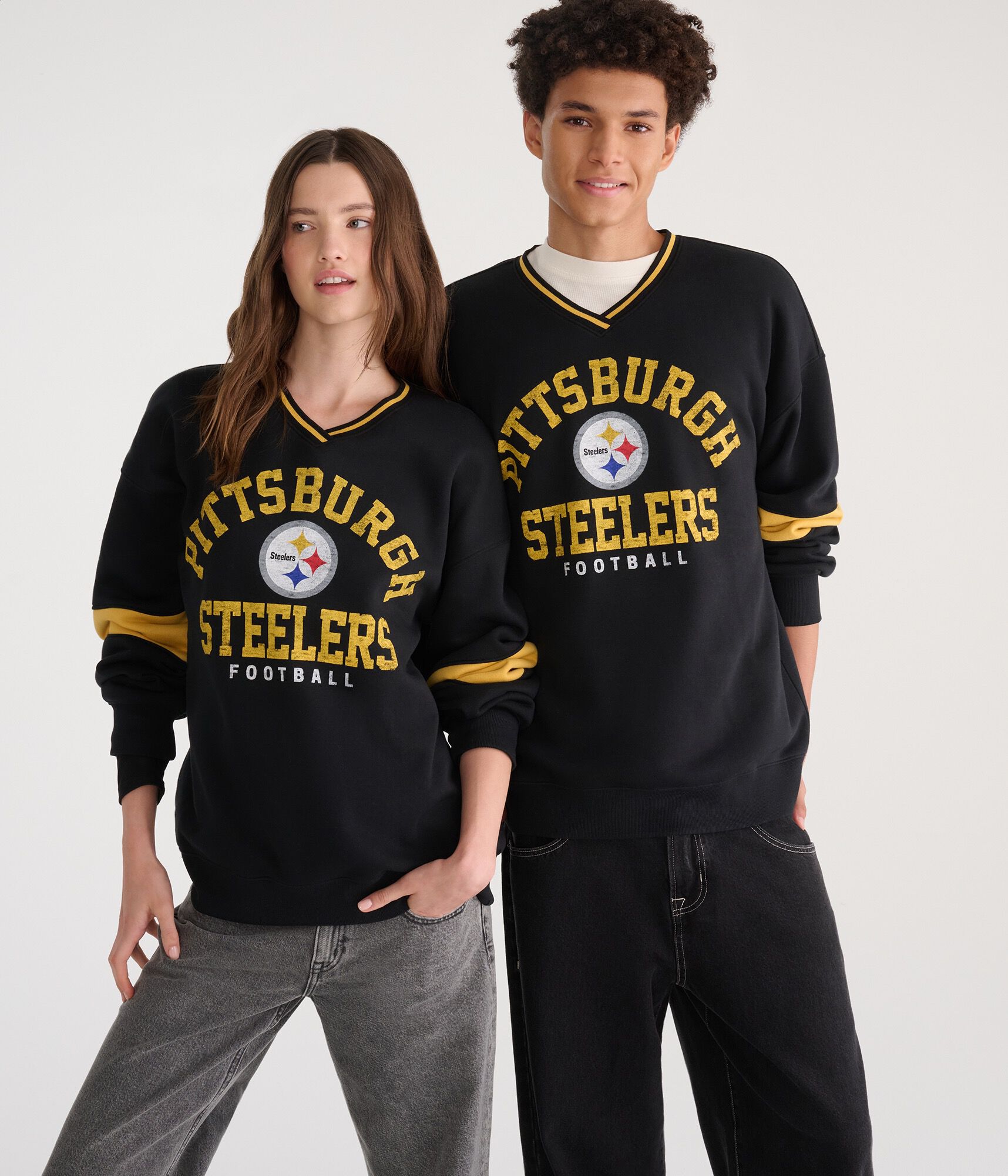 Pittsburgh Steelers V-Neck Sweatshirt