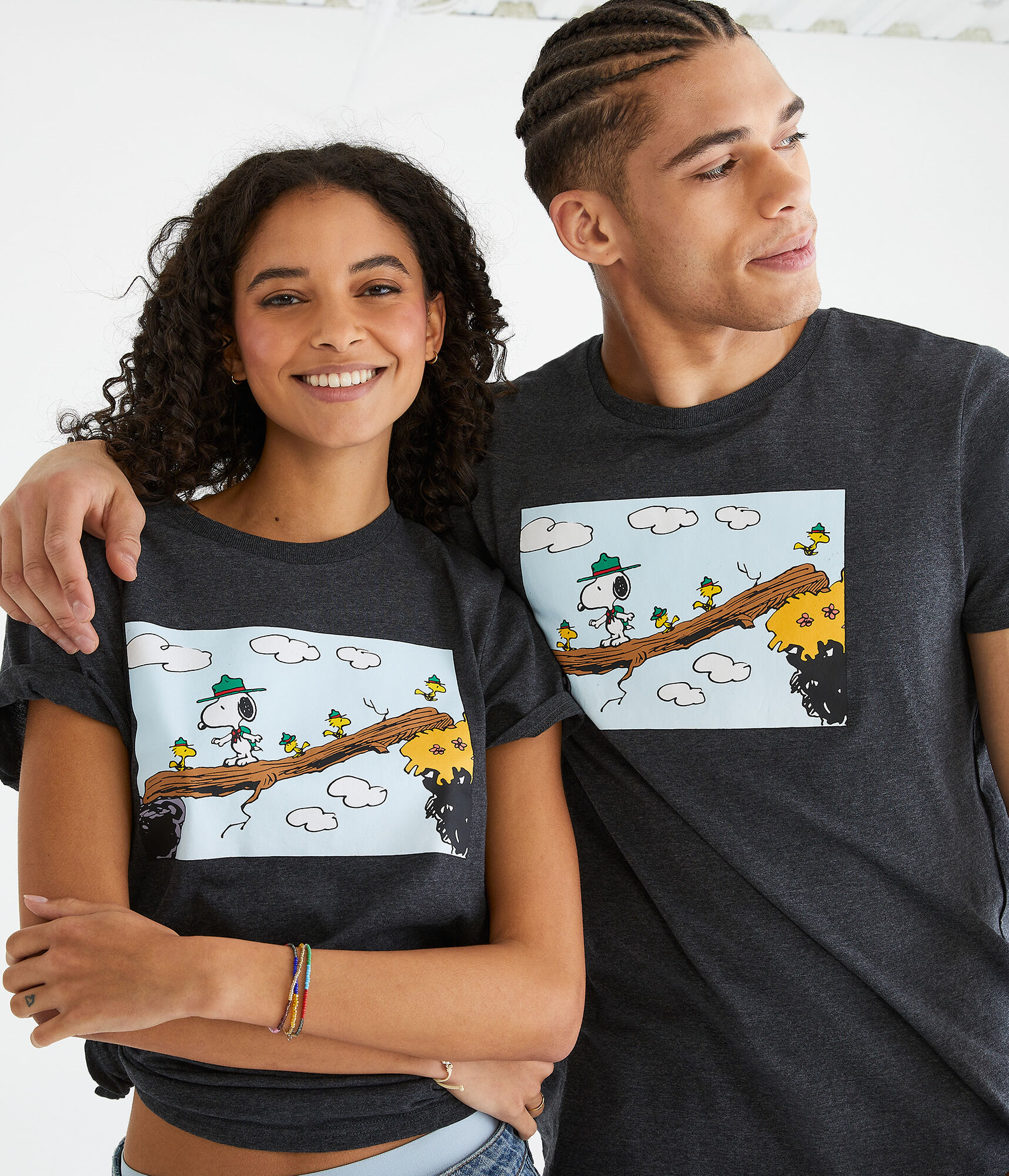 AERO | CAMP SNOOPY&trade; Cliff Crossing Relaxed Tee