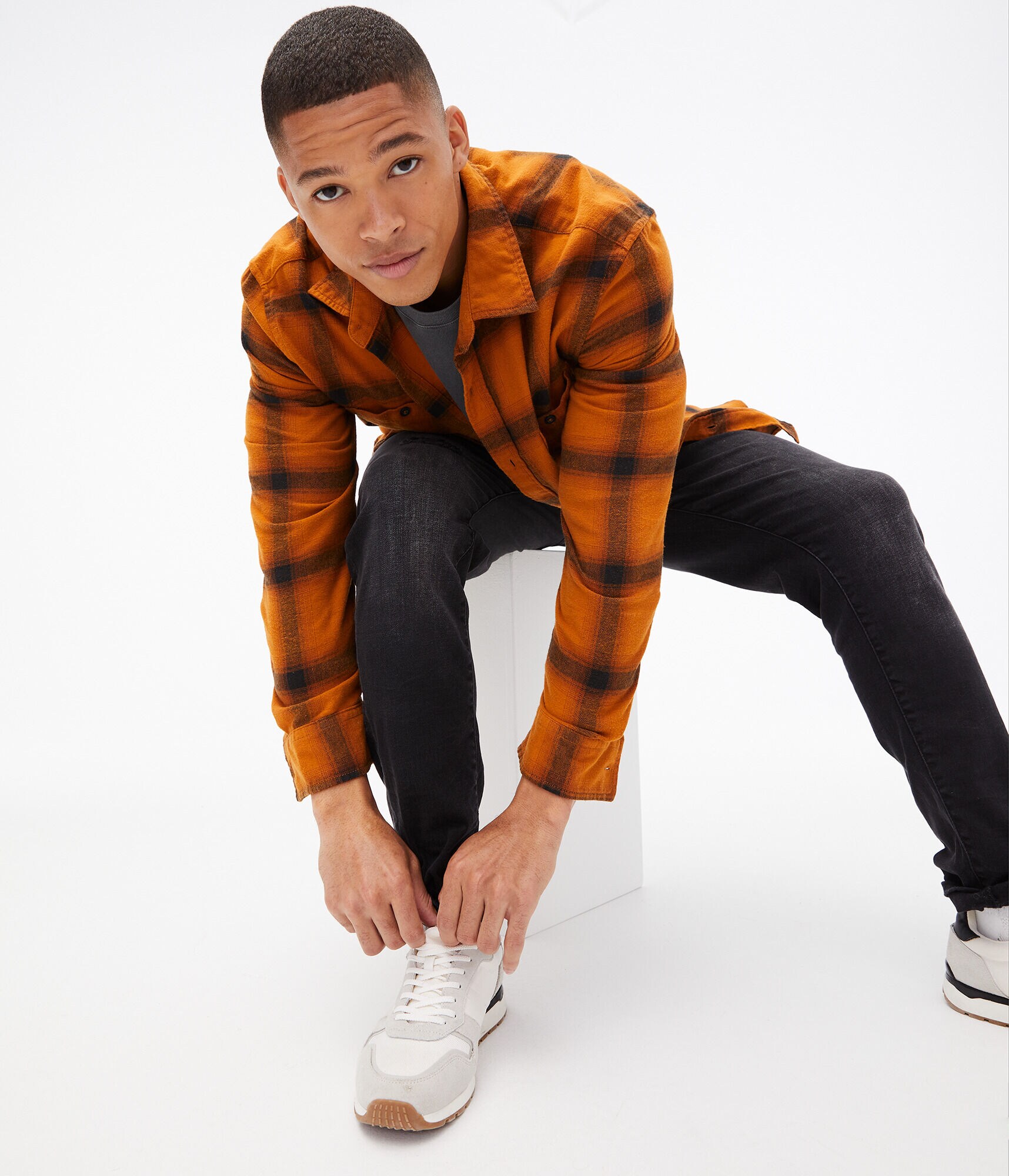 Long Sleeve Relaxed Plaid Flannel Button-Down Shirt