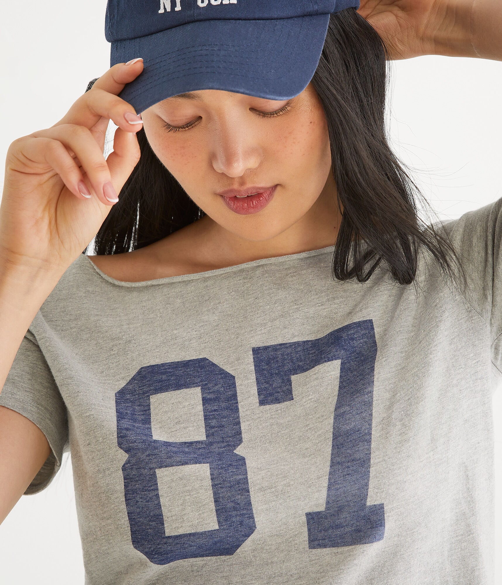 87 Off-The-Shoulder Graphic Tee