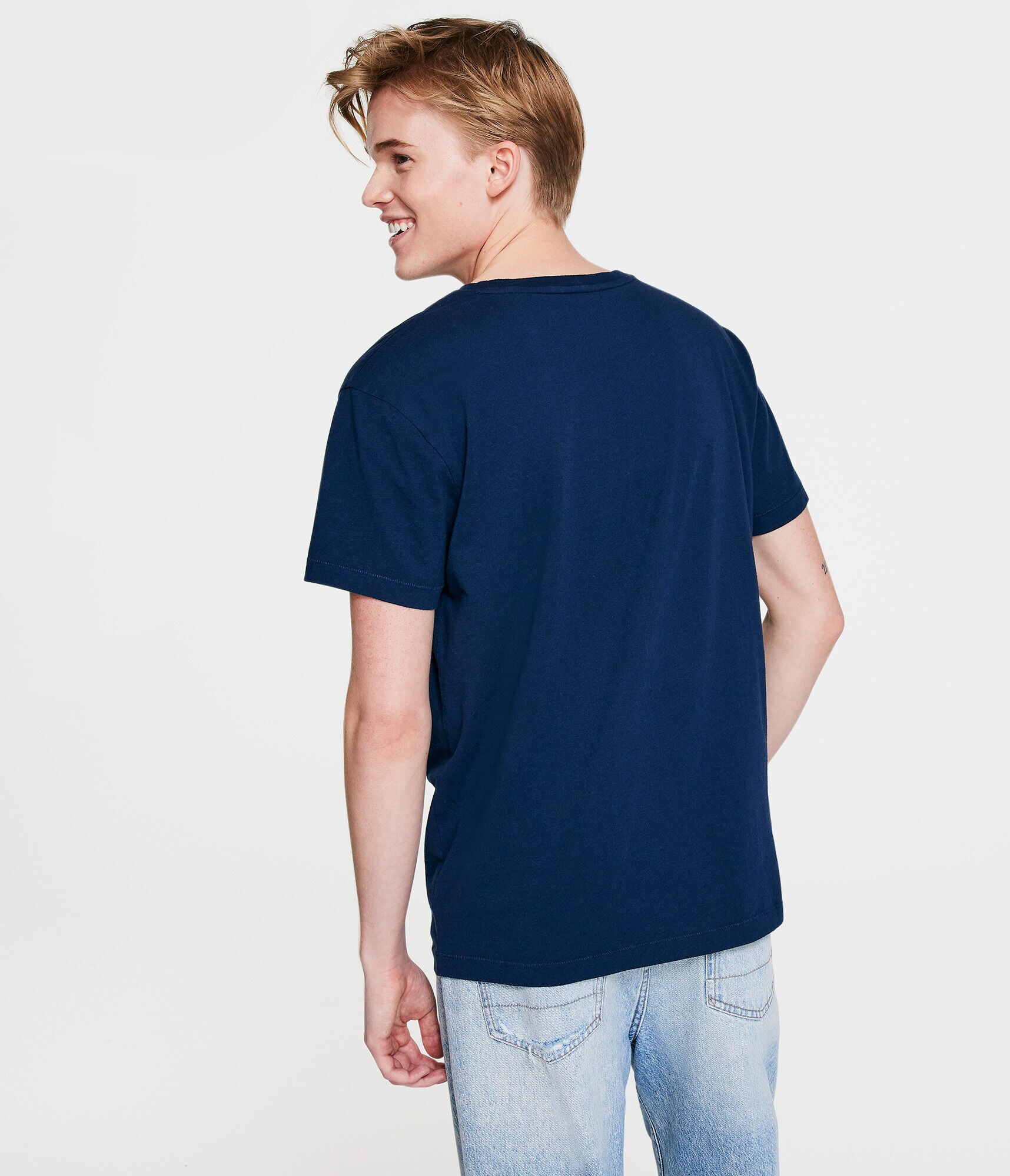 Aero Cali Circle Graphic Tee