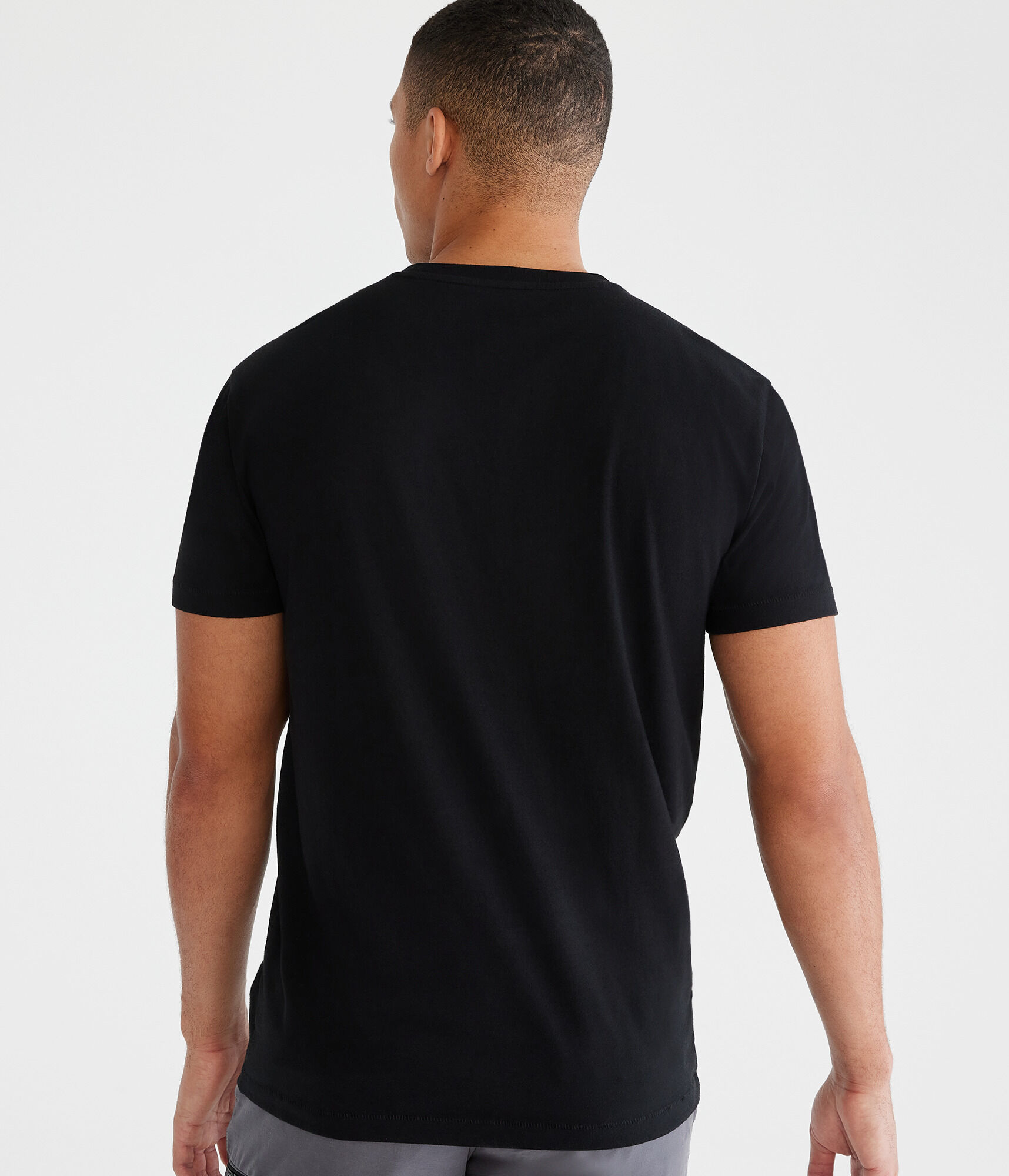 Aeropostale Large 87 Appliqu&eacute; Graphic Tee