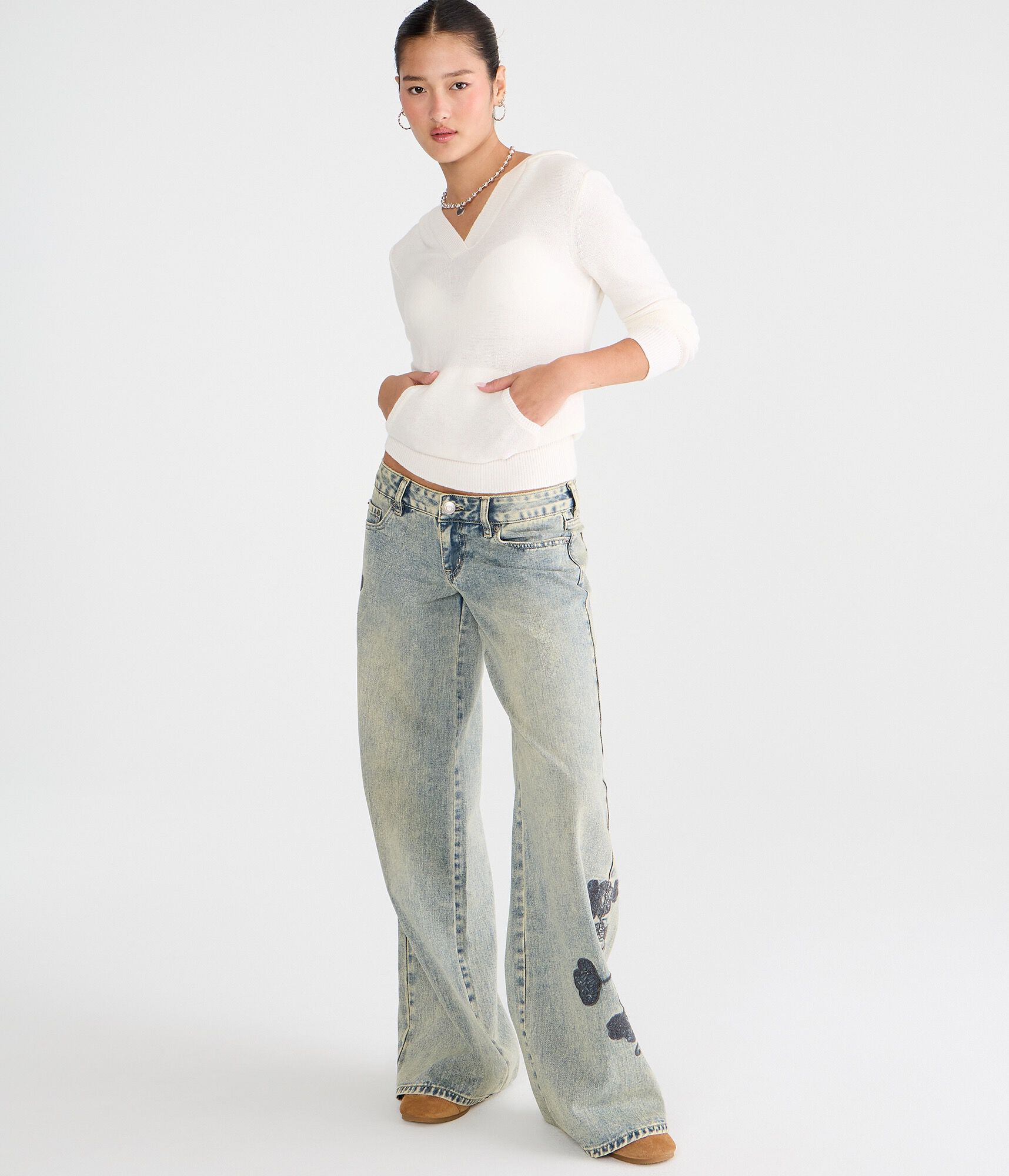 Super Low-Rise Ultra Wide Leg Lace Flowers Jean