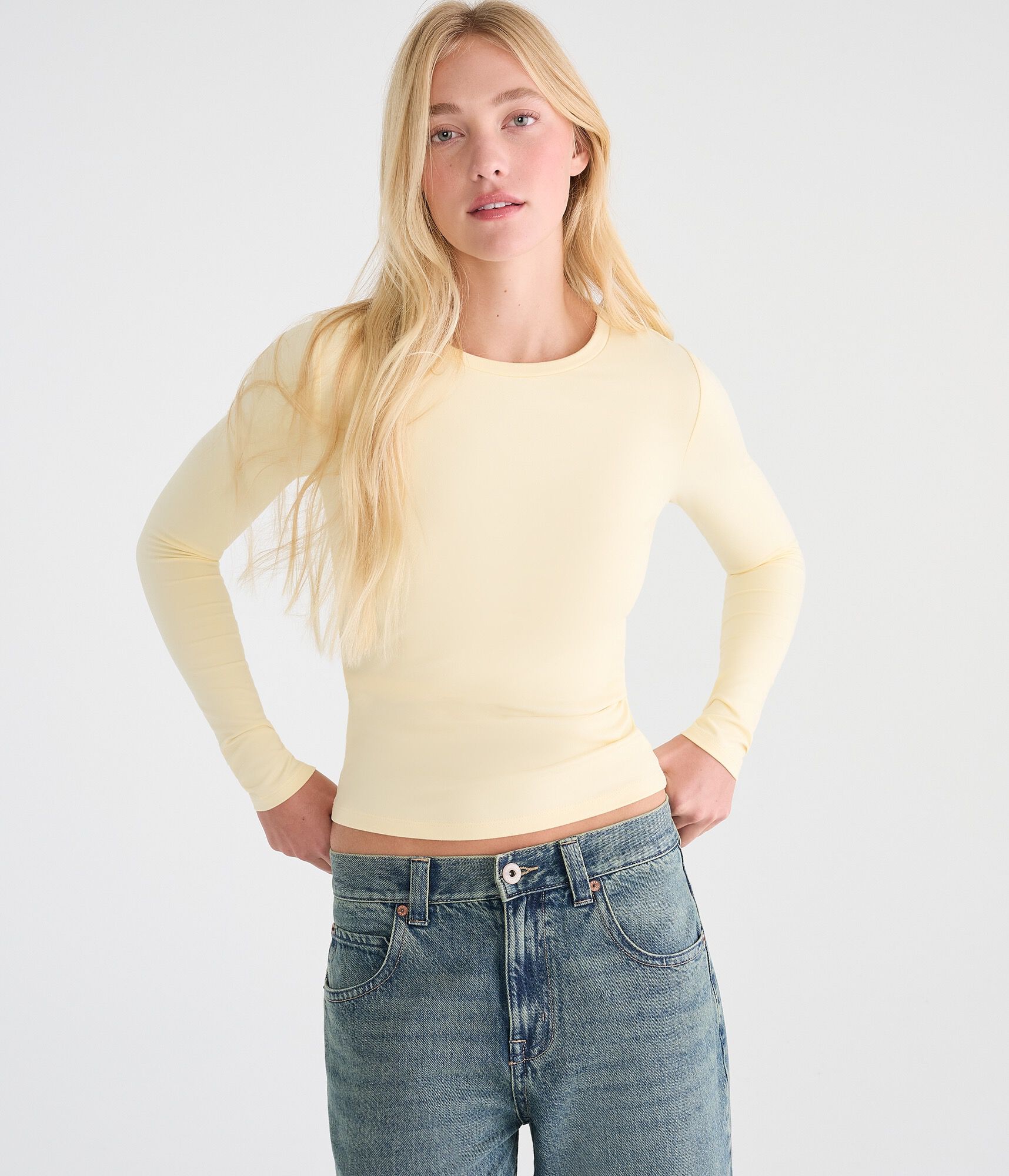 D&eacute;j&agrave; For Aero Long Sleeve Buttery Soft Crew Tee