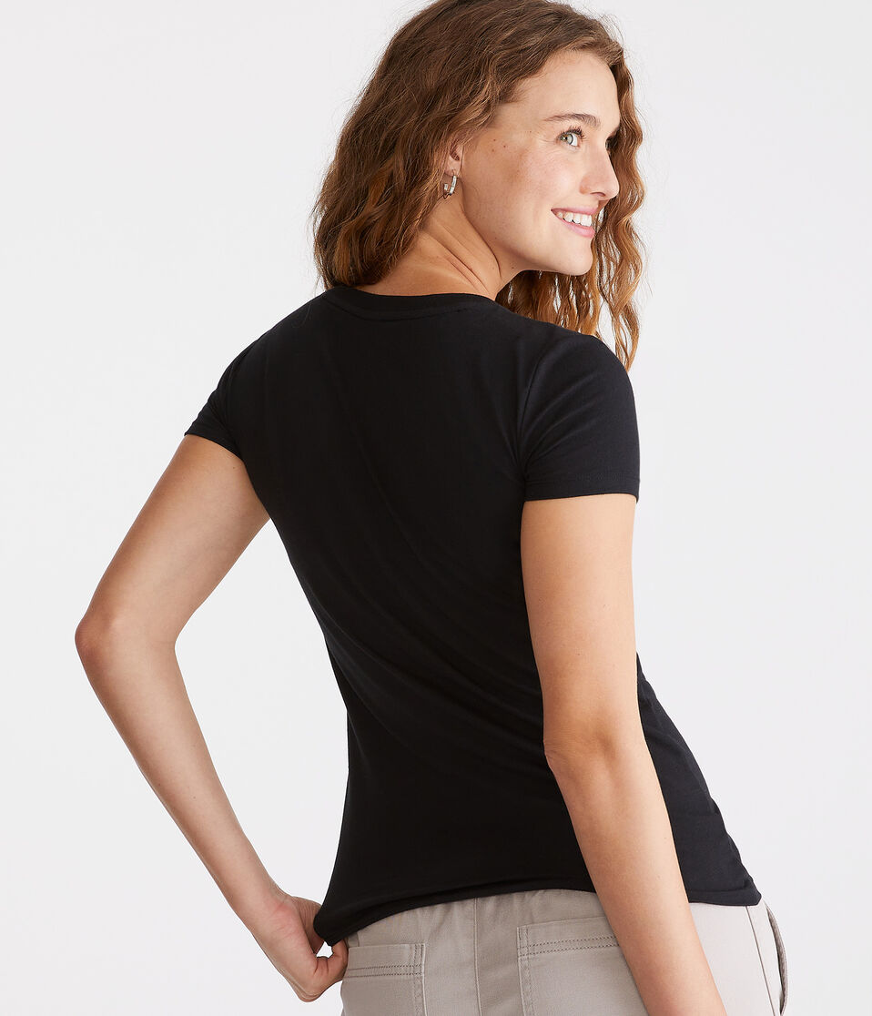 Aeropostale 87 Wreath Appliqué Graphic Tee