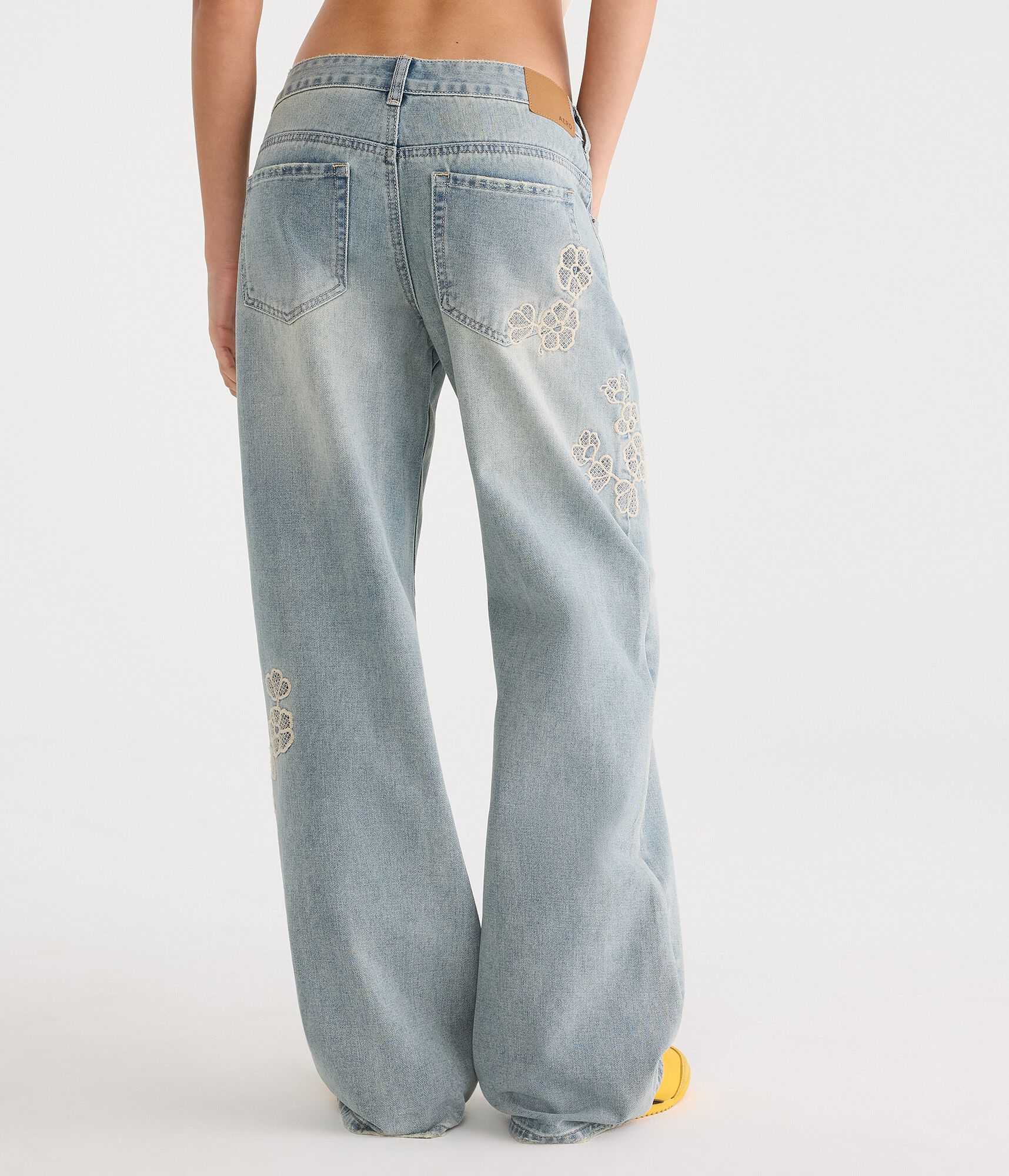 Low-Rise Baggy Wide Leg Embroidered Floral Jean