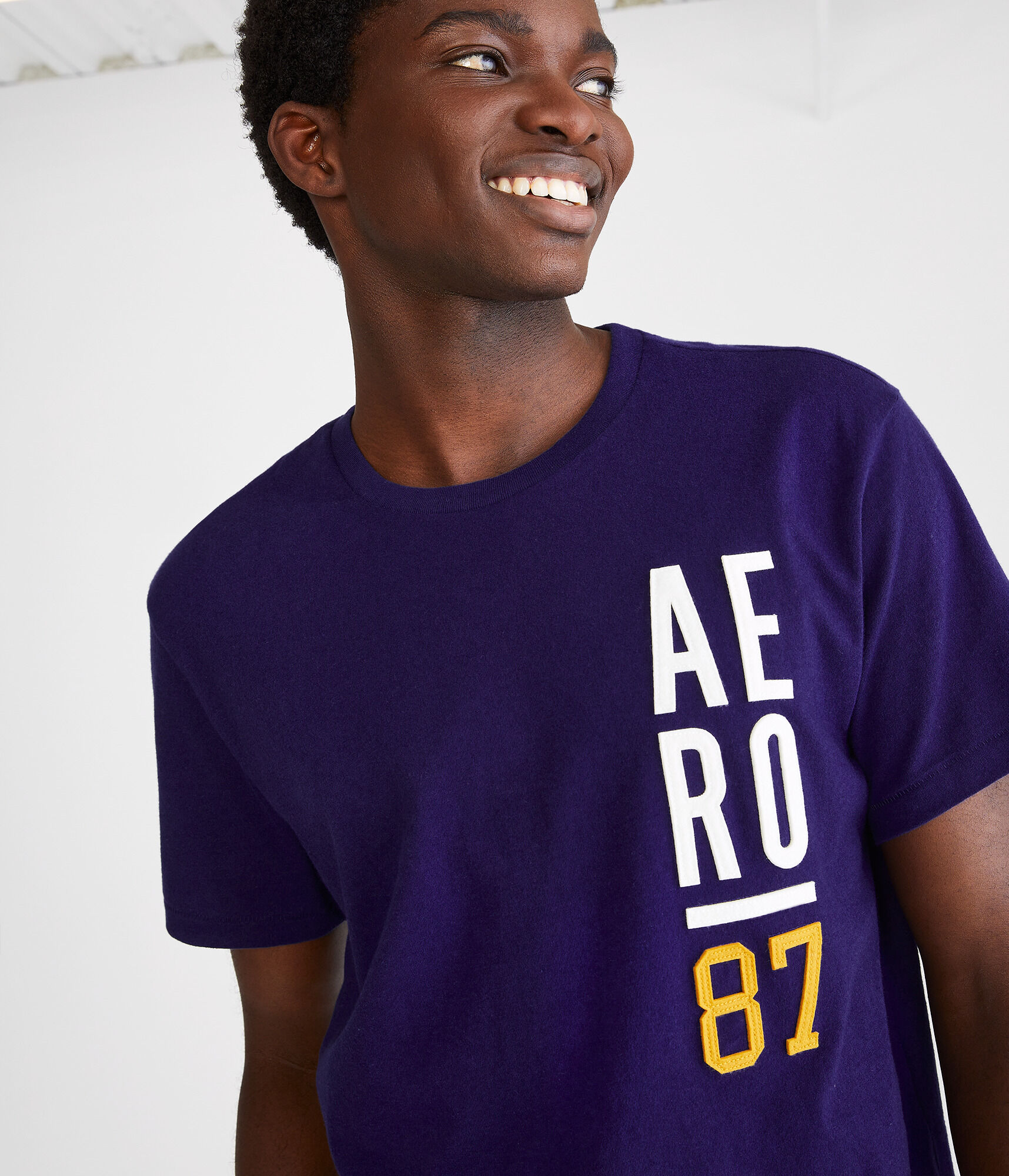 Stacked Aero Logo Appliqu&eacute; Graphic Tee