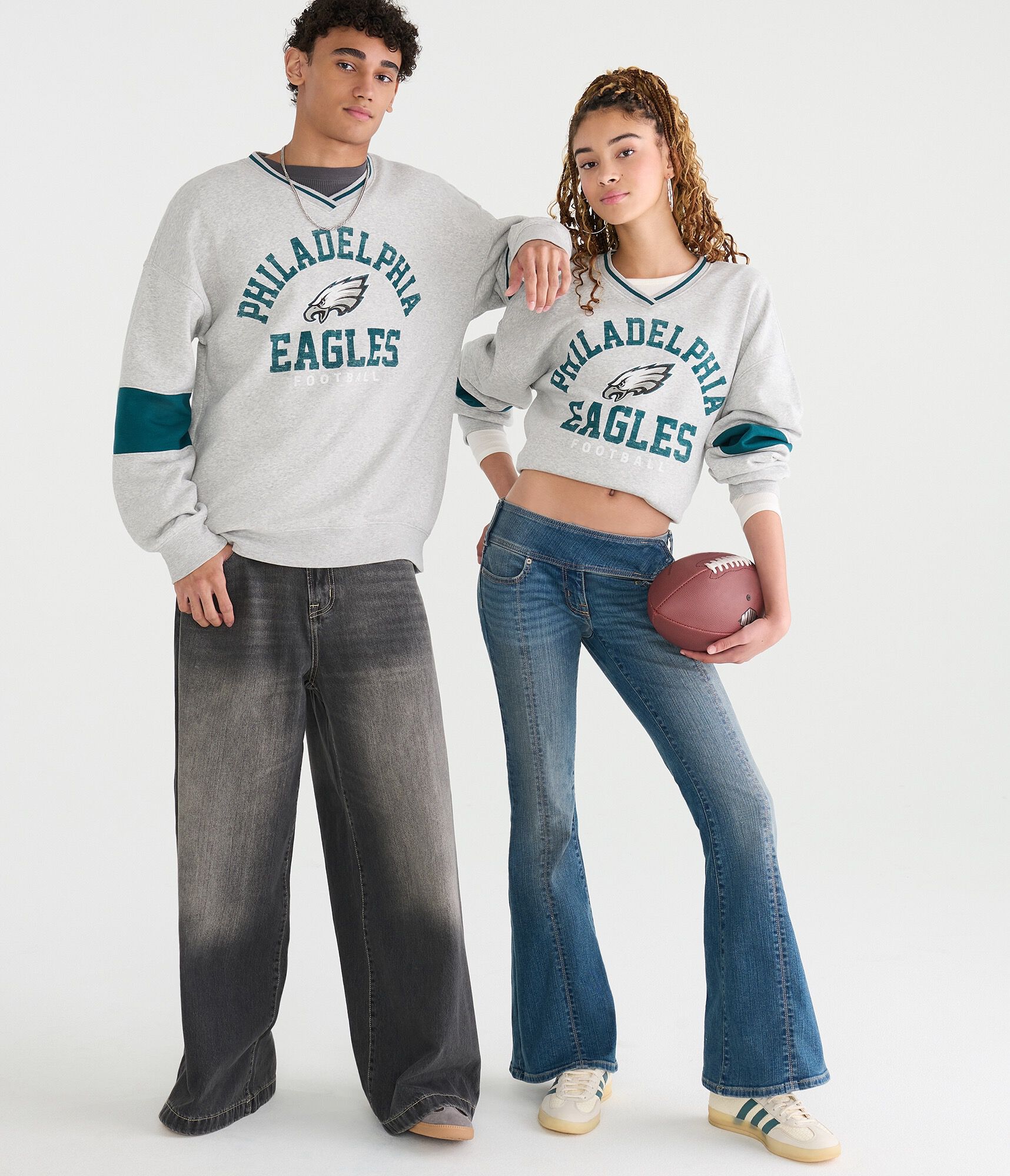 Philadelphia Eagles V-Neck Sweatshirt