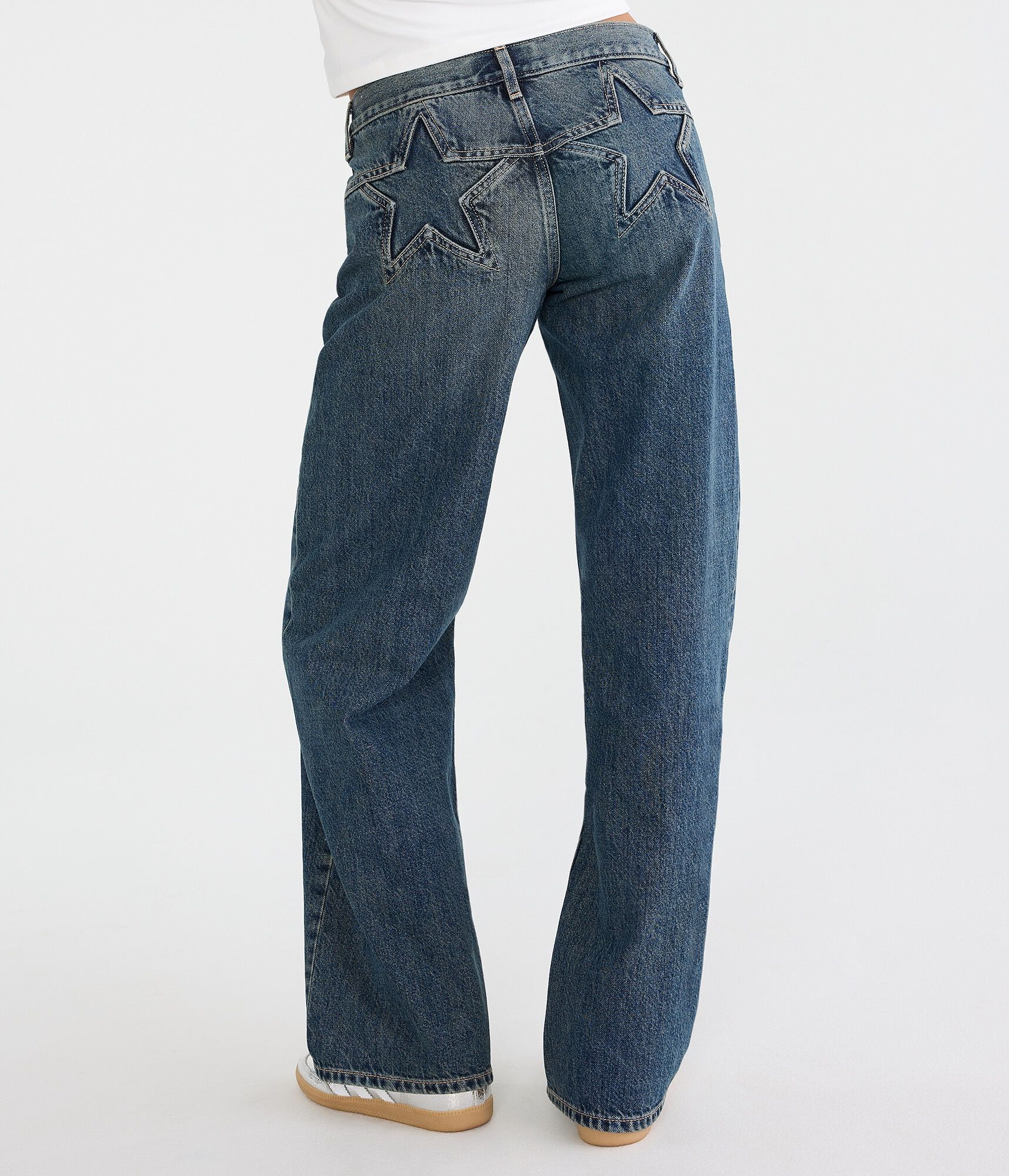 Super Low-Rise Baggy Wide Leg Star Jean