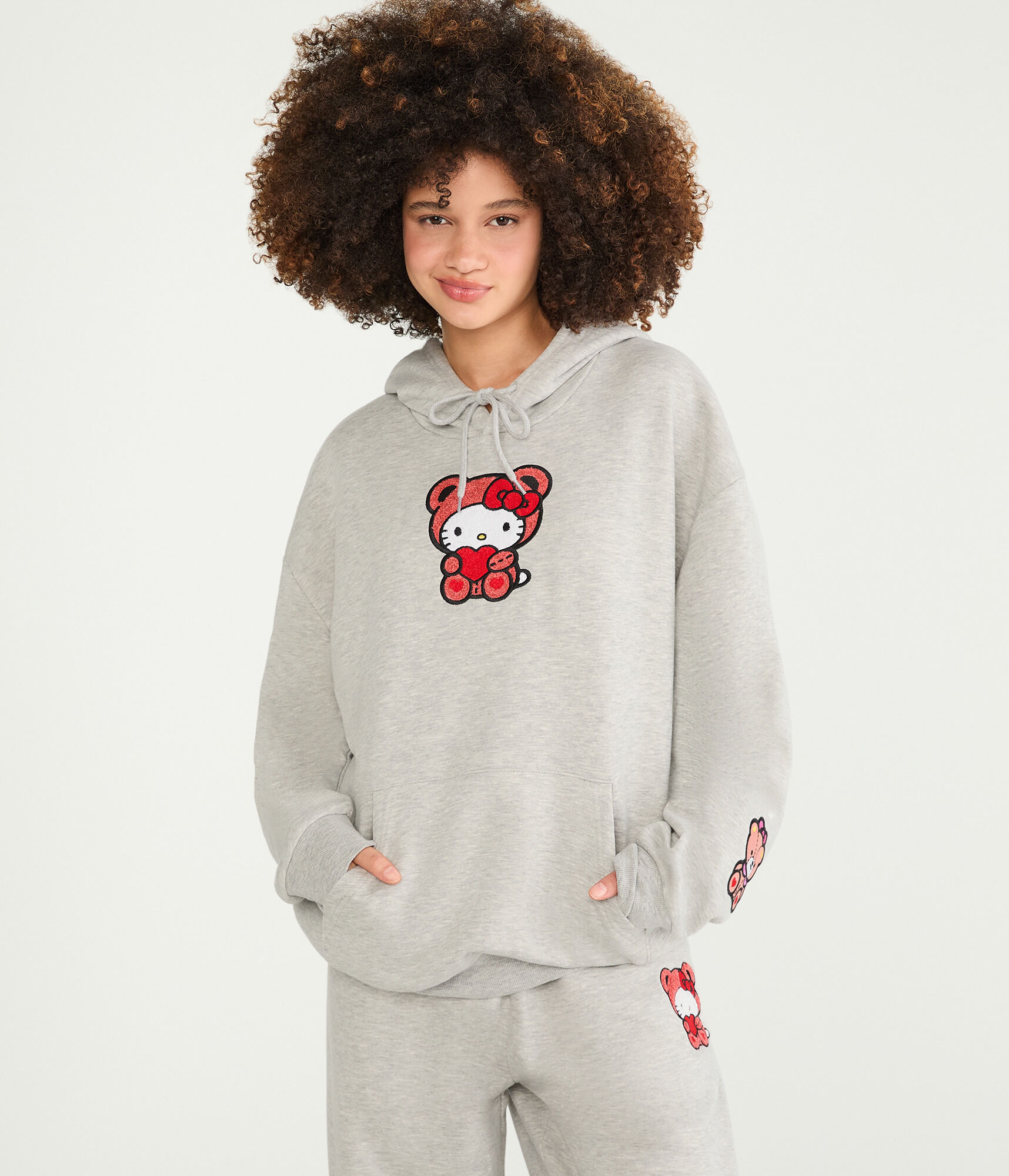 Hello Kitty | Aero Heart Bear Pullover Hoodie
