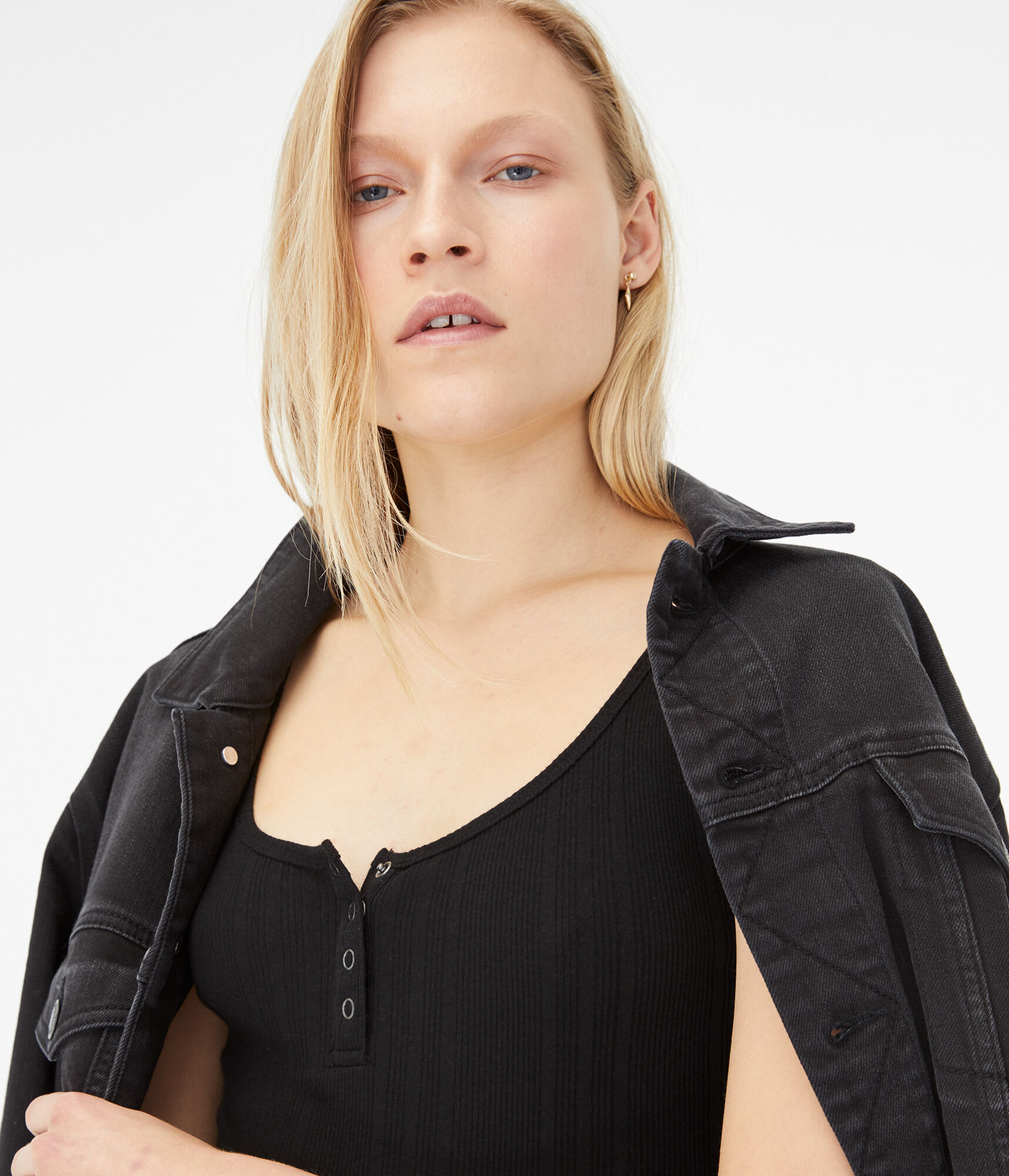 Scoop-Neck Cropped Henley