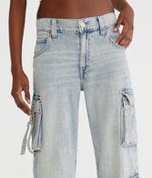 Low-Rise Wide Leg Cargo Jean