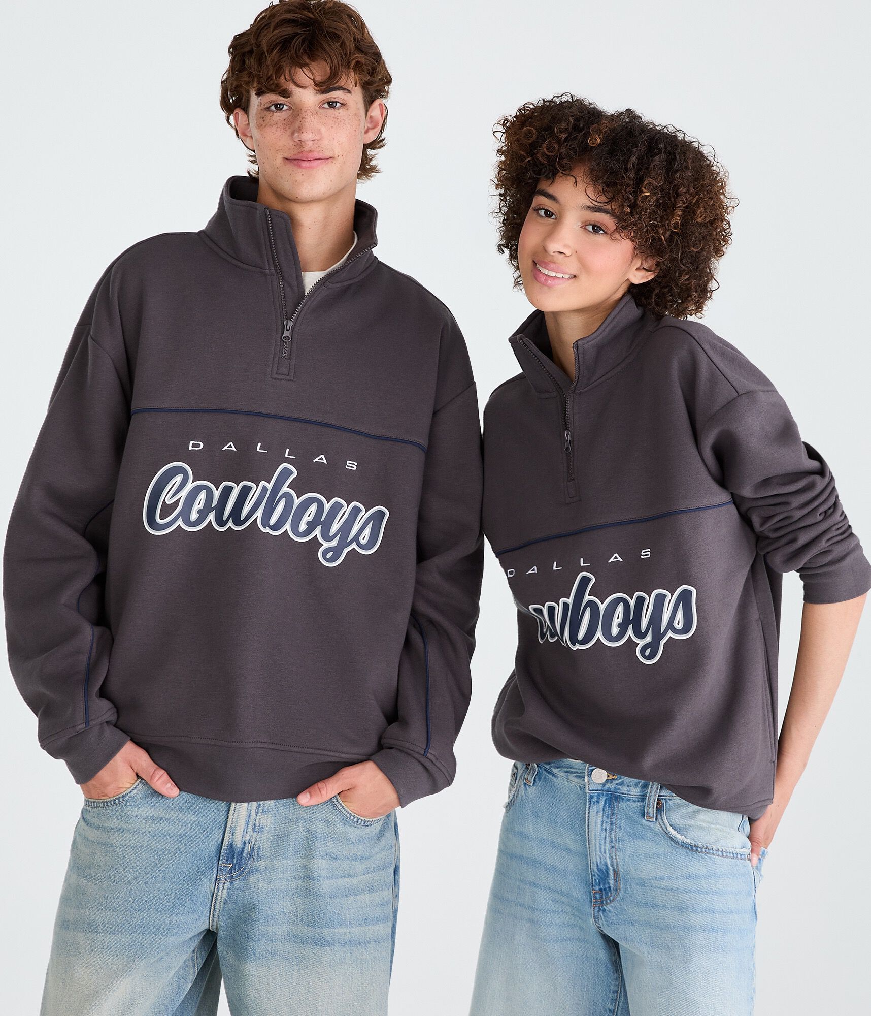 Dallas Cowboys Quarter-Zip Sweatshirt
