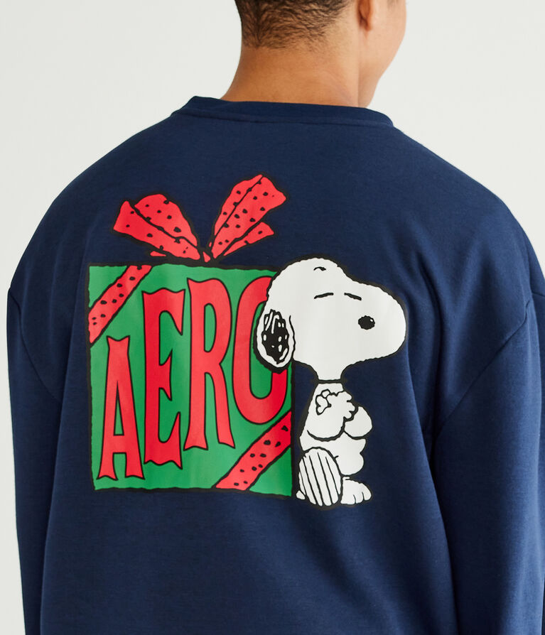 Peanuts® | Aéropostale Snoopy Present Crew Sweatshirt