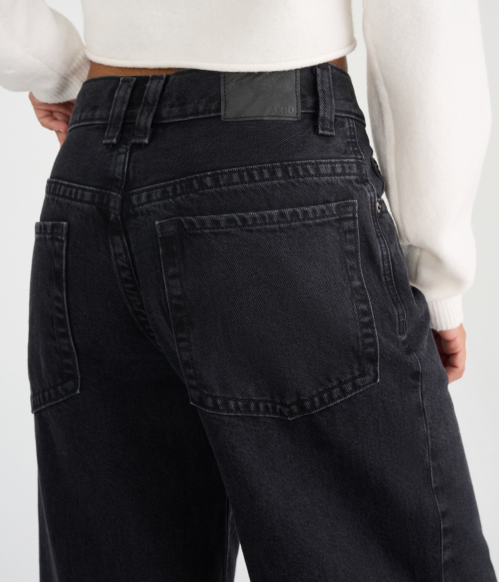Low-Rise Super Baggy Jean
