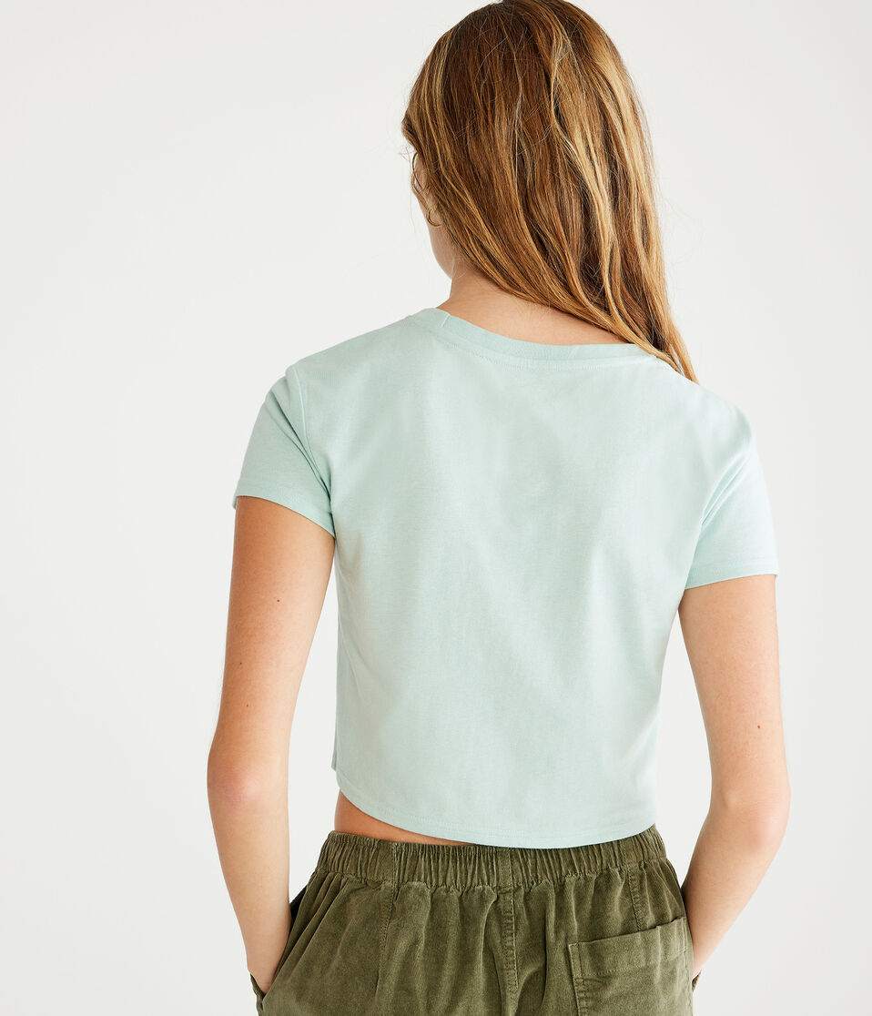 Peanuts® | Aéropostale Snoopy Après Ski Cropped Baby Tee
