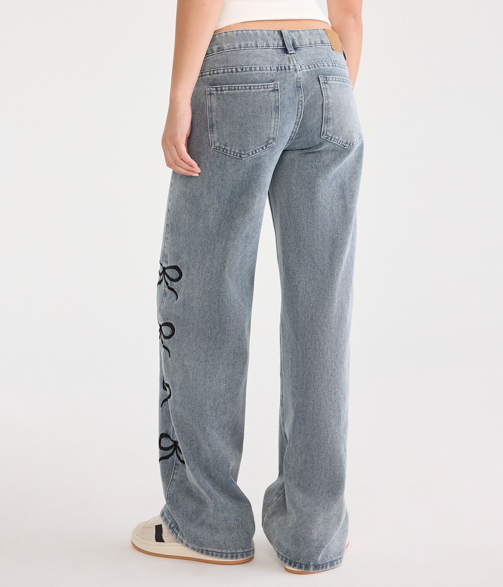 Low-Rise Baggy Wide Leg Bows Jean