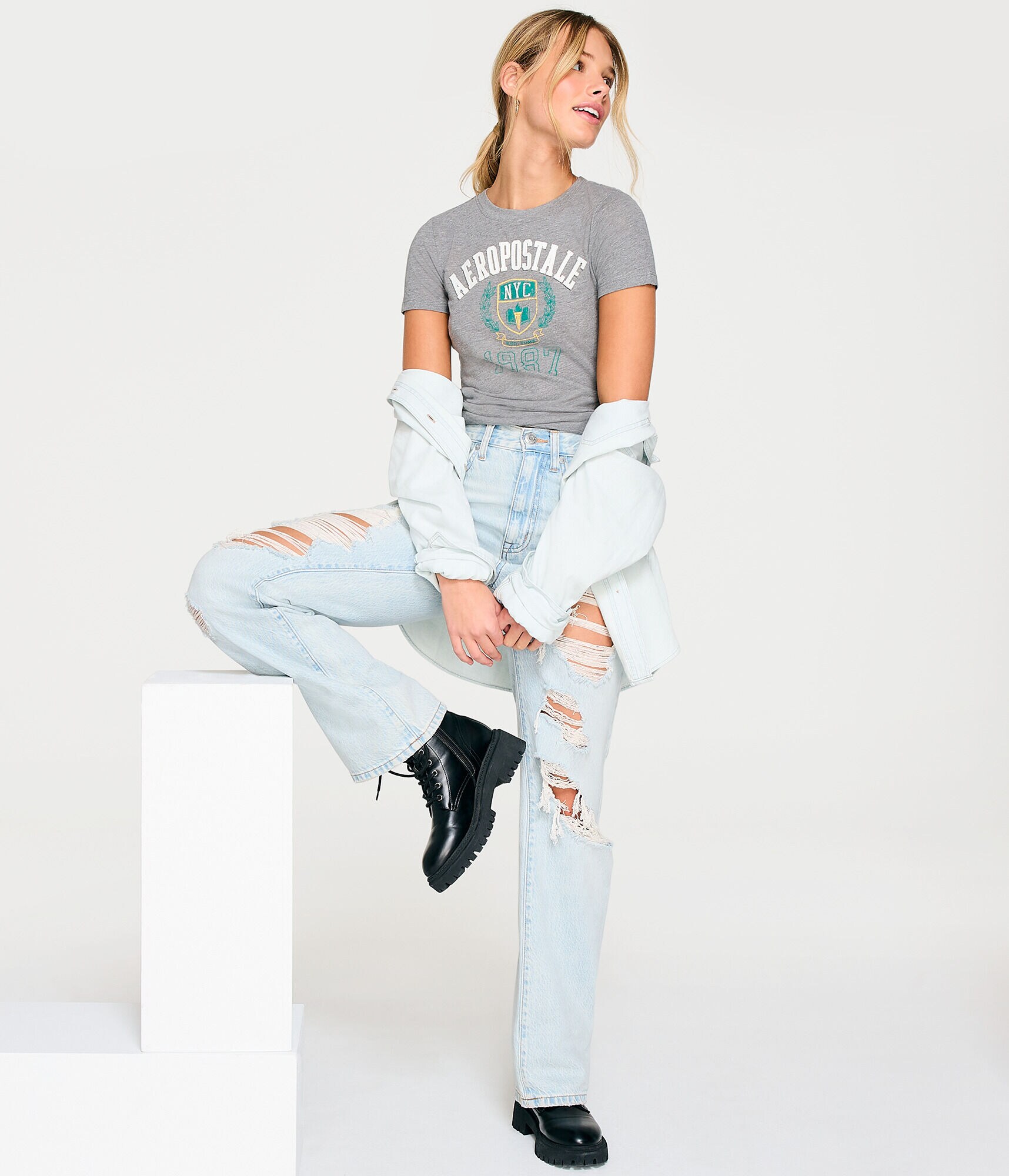 Aeropostale 1987 Crest Appliqu&eacute; Graphic Tee