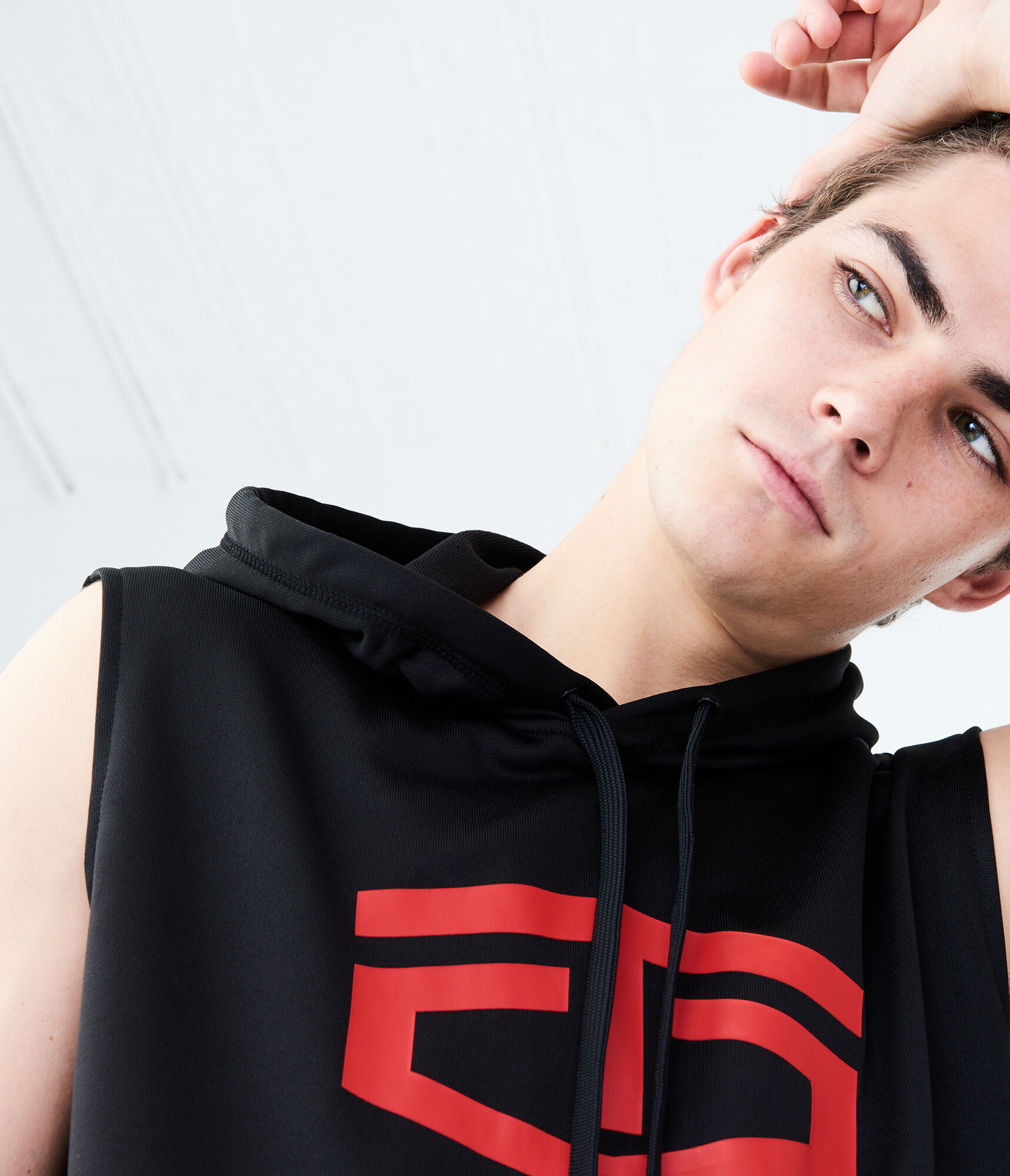 Tapout All Out Sleeveless Pullover Hoodie