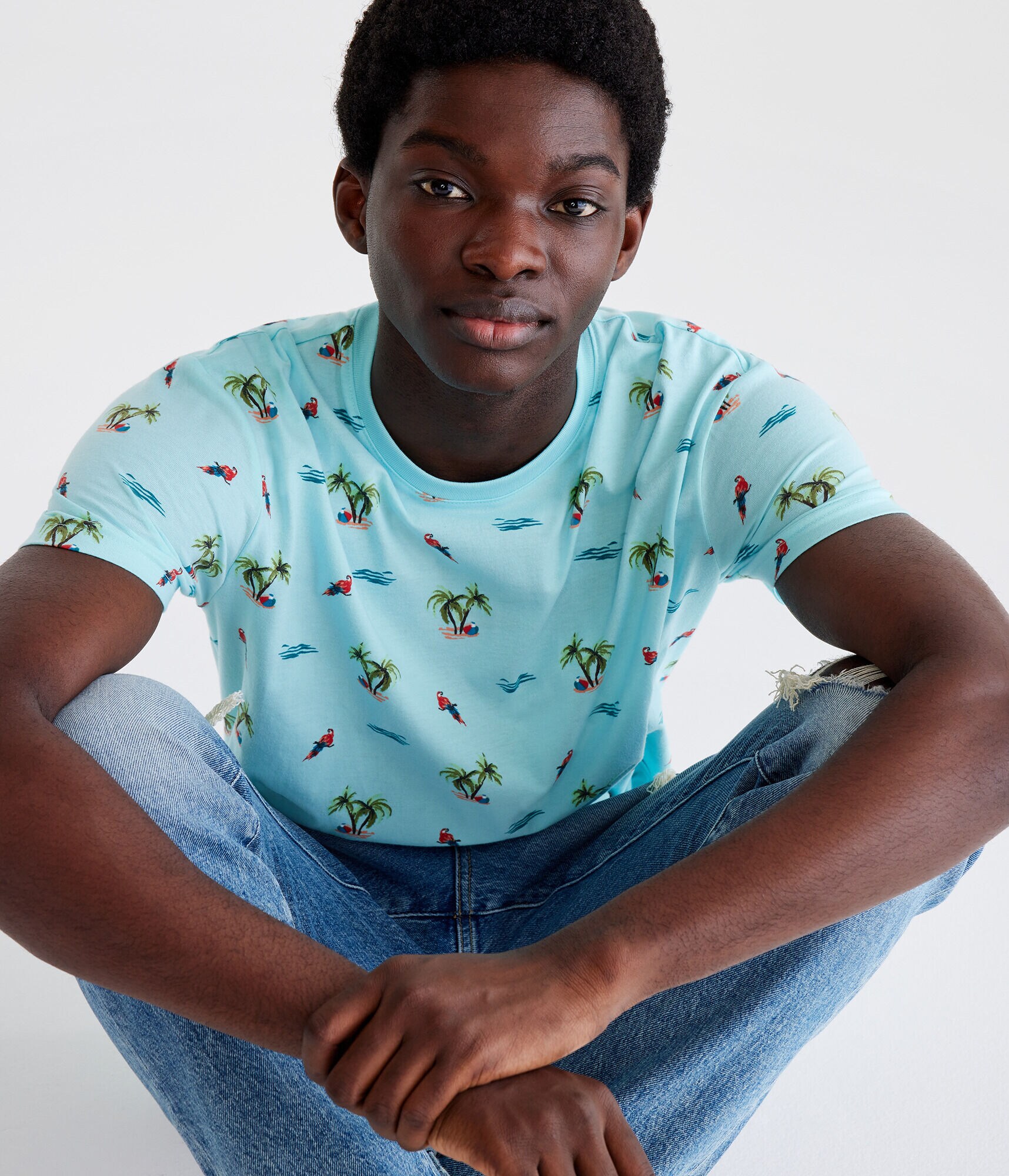 Parrot Island Print Graphic Tee