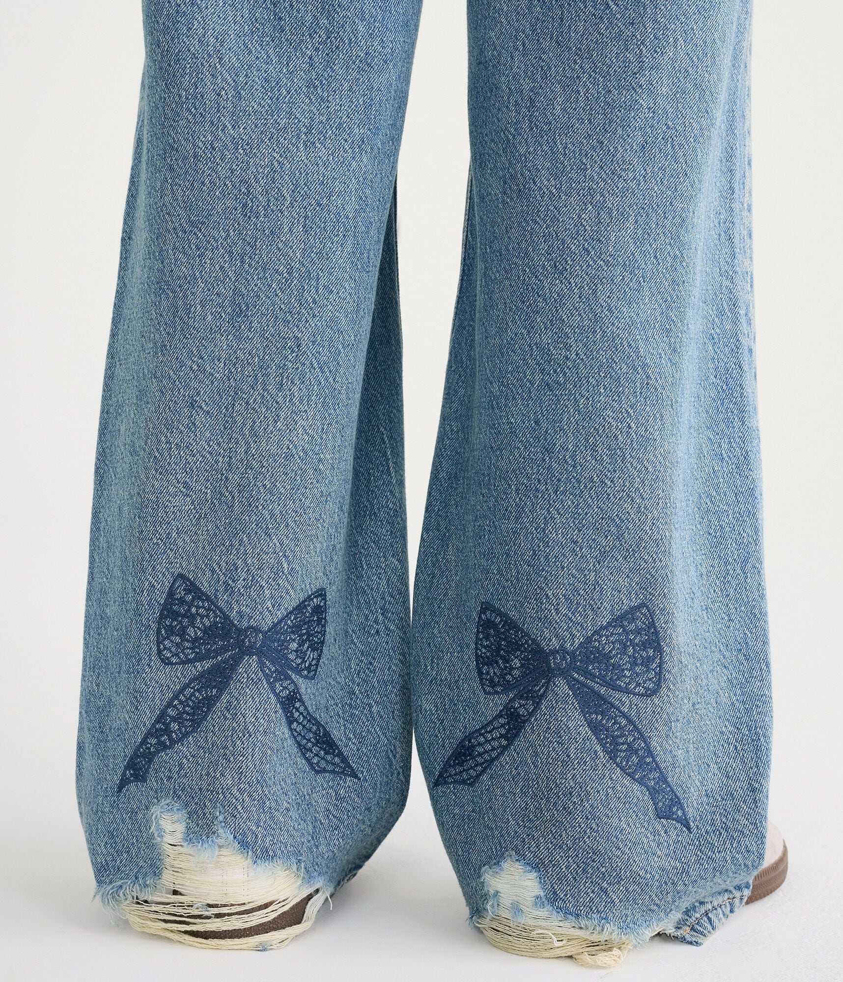 Super Low-Rise Baggy Wide Leg Lace Bow Jean