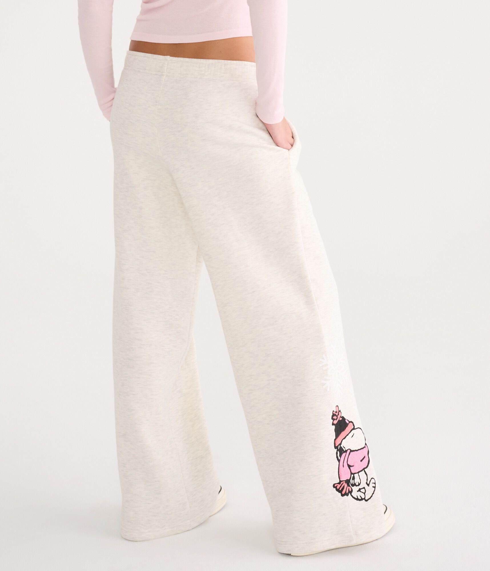 Snoopy Scarf Mid-Rise Wide Leg Sweatpants